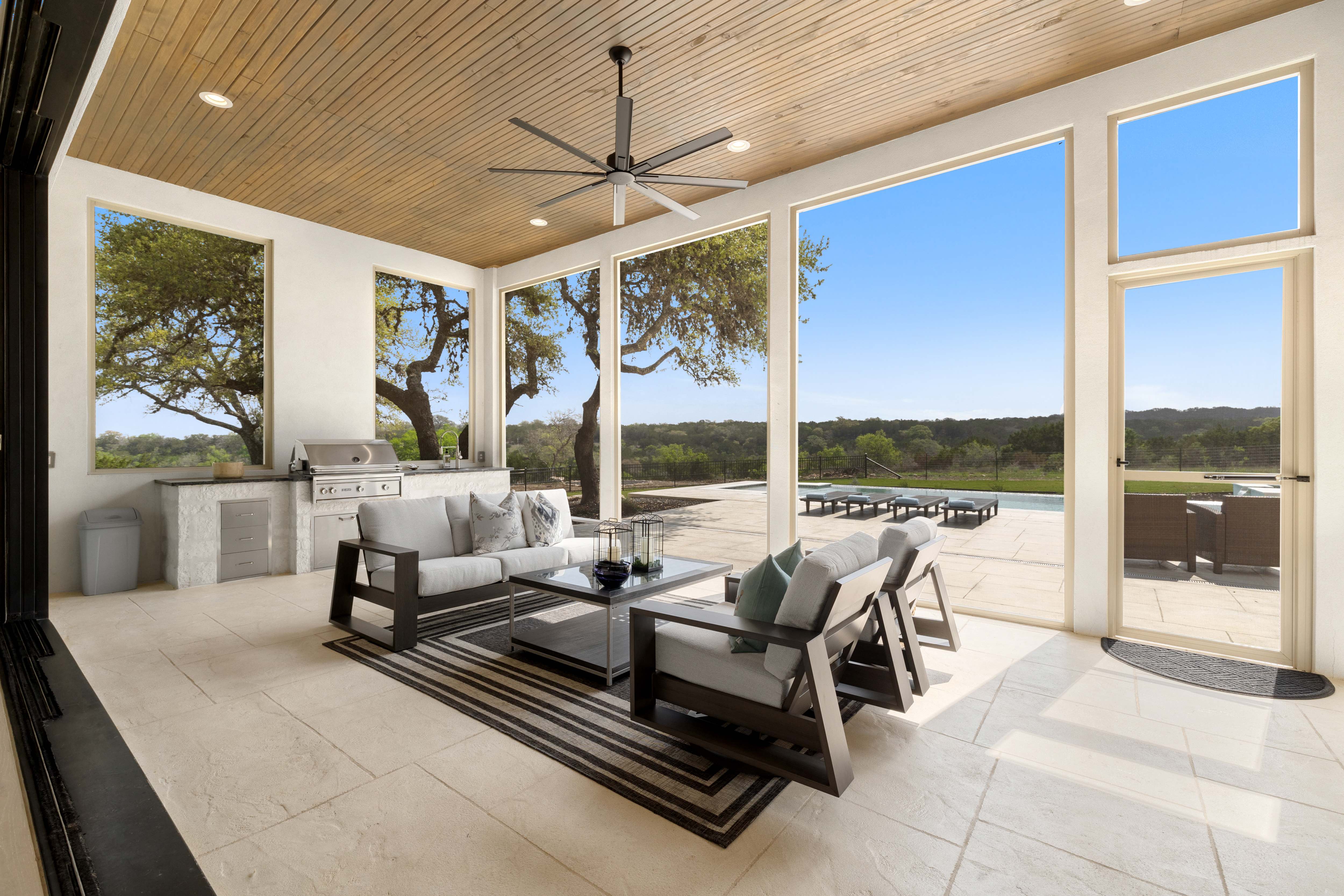  Private 15-Acre Estate with Modern Design and Scenic Hill Country Views - 物件實景