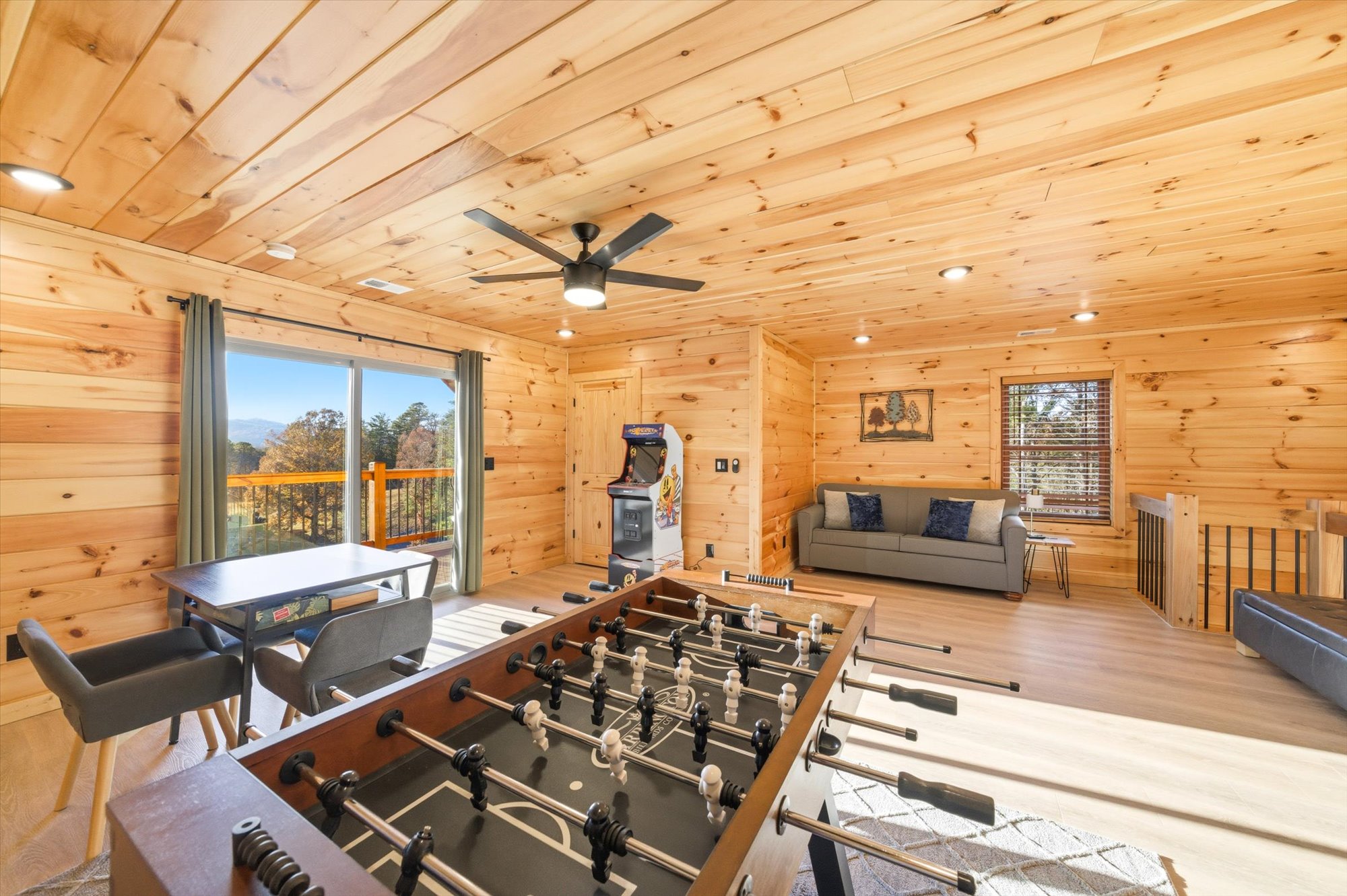 Sevierville, Tennessee, 37862, United States, 2 Bedrooms Bedrooms, ,2 BathroomsBathrooms,Residential,For Sale,1992770