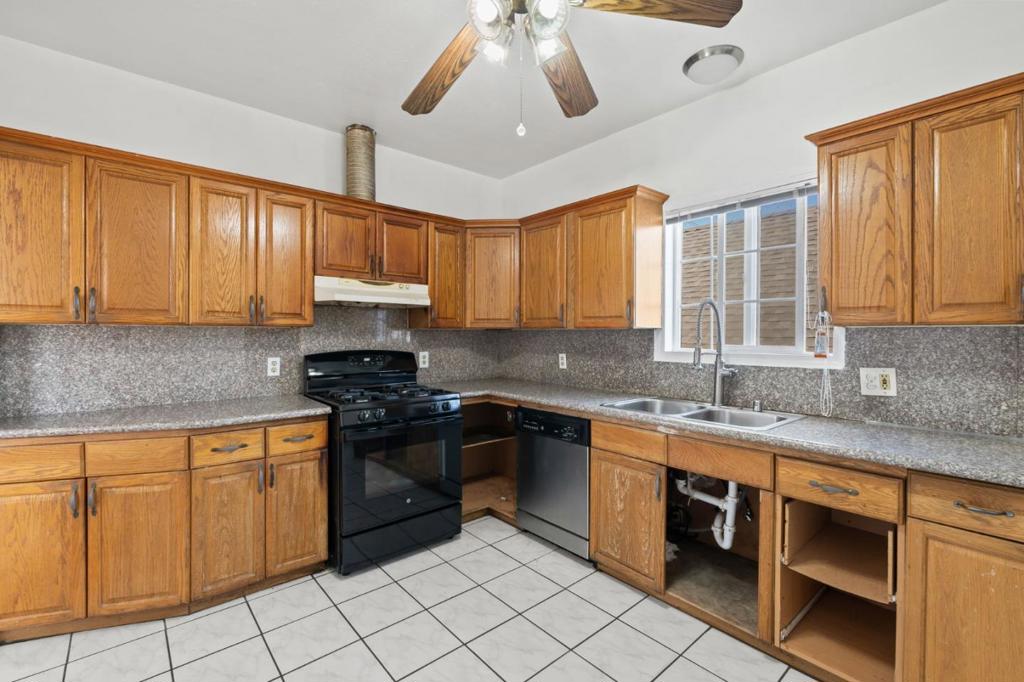 Emeryville, California, 94608, United States, ,Residential,For Sale,1928505