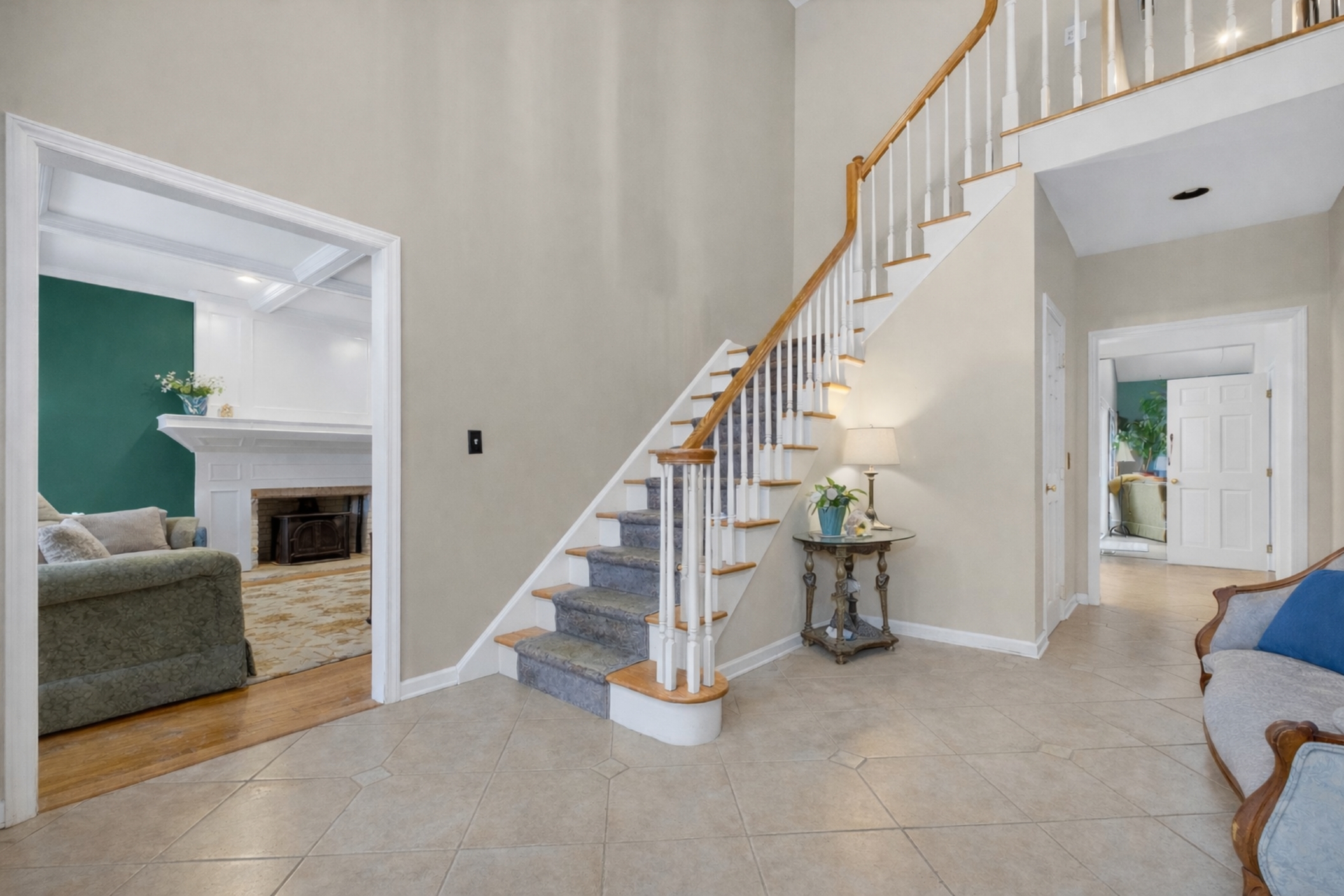  Classic Colonial on Quiet Cul-De-Sac - 物件實景