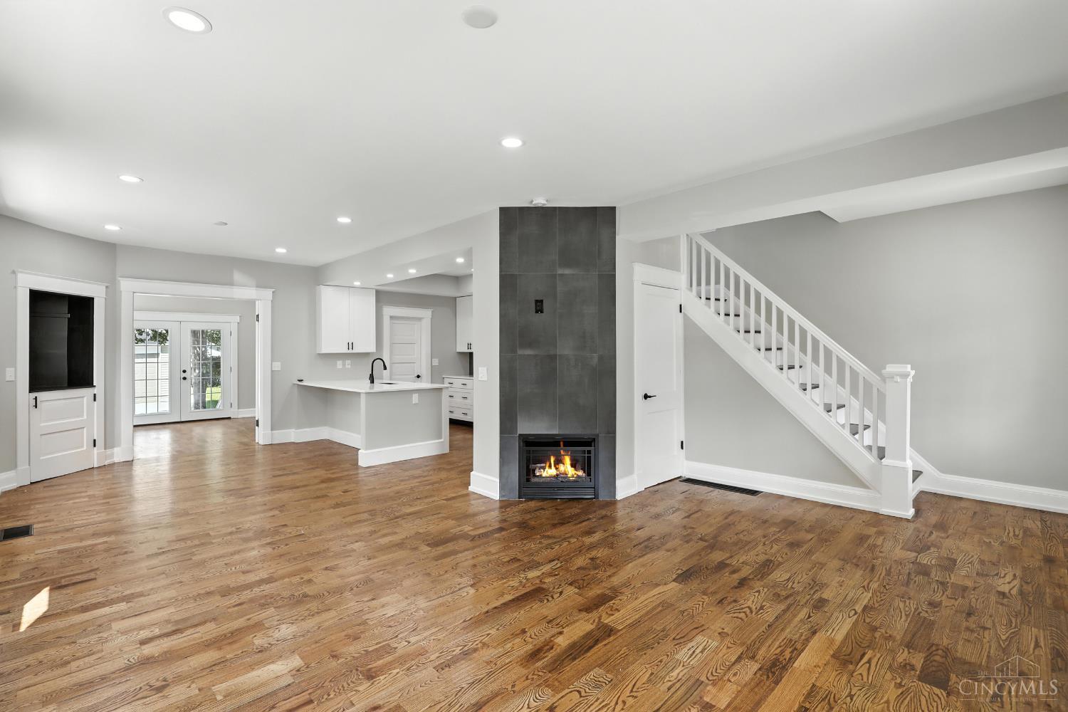 Cincinnati, Ohio, 45209, United States, 3 Bedrooms Bedrooms, ,3 BathroomsBathrooms,Residential,For Sale,1908402