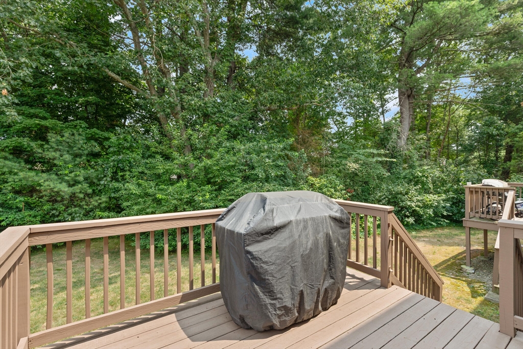 Upton, Massachusetts, 01568, United States, 3 Bedrooms Bedrooms, ,3 BathroomsBathrooms,Residential,For Sale,1912549
