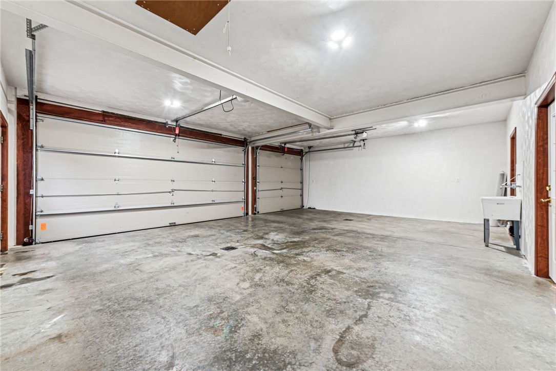 North Huntingdon, Pennsylvania, 15642, United States, 5 Bedrooms Bedrooms, ,4 BathroomsBathrooms,Residential,For Sale,1975902