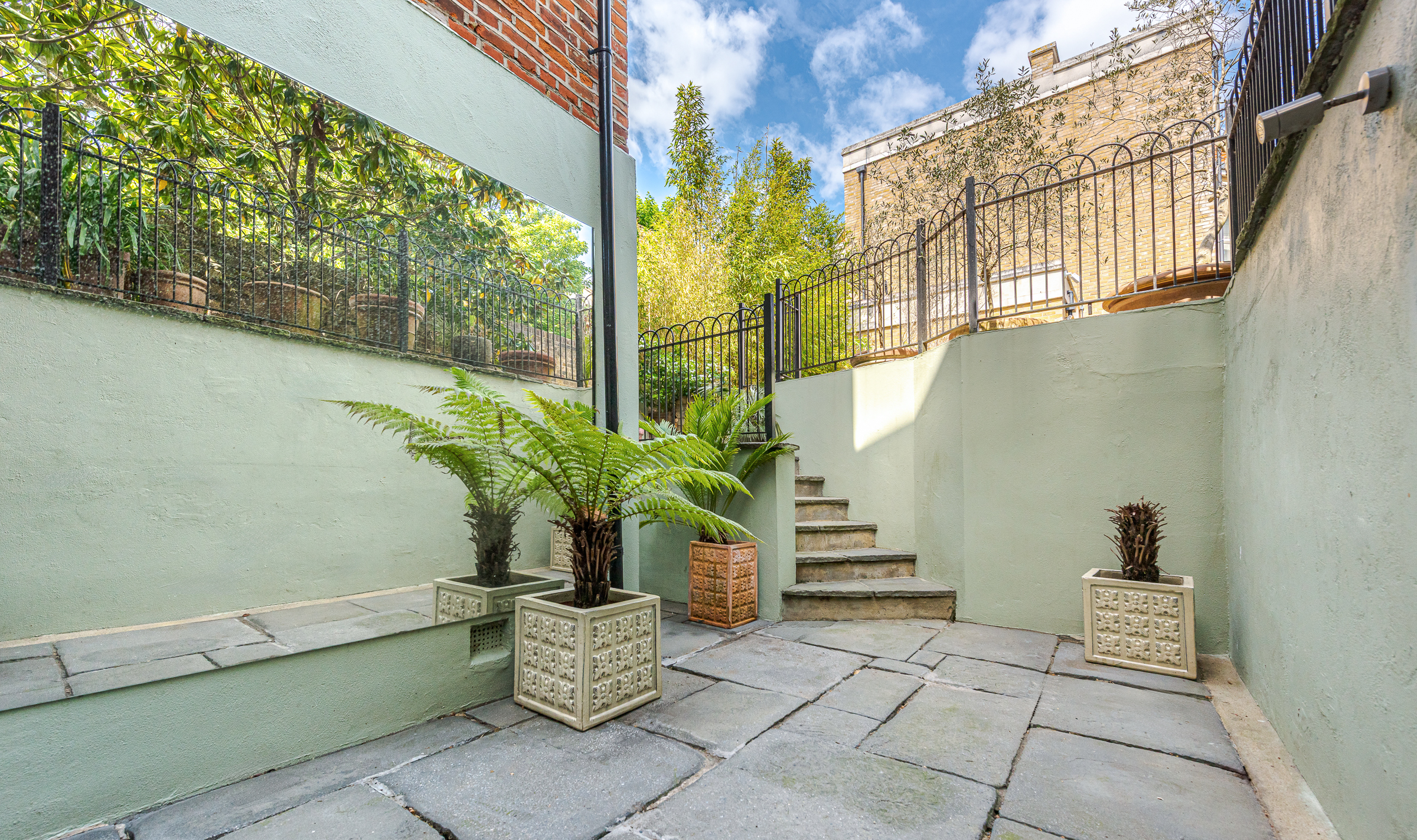  A Detached House on the Doorstep of Battersea Park with Garden and Parking - 物件實景