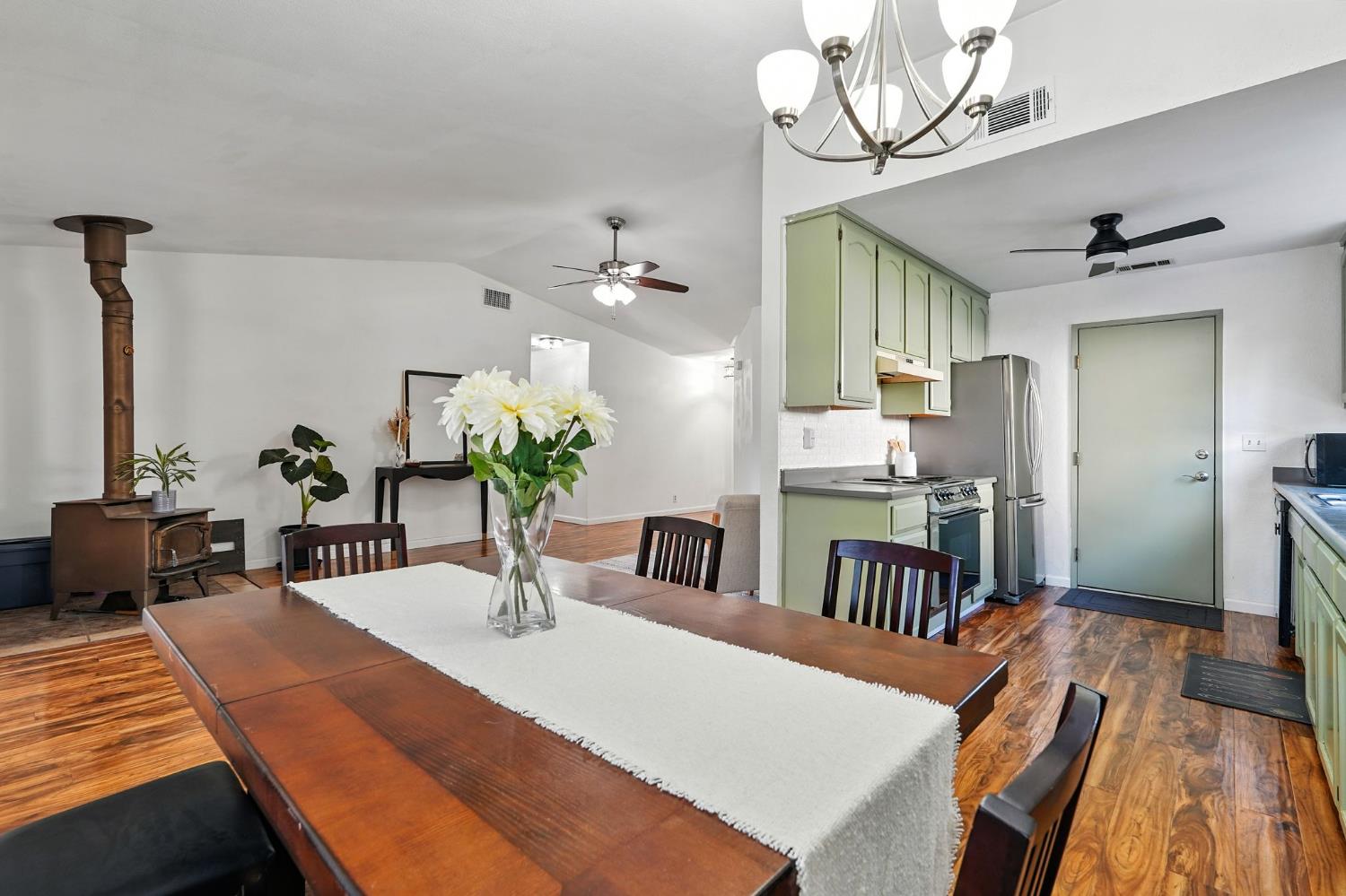 El Dorado, California, 95623, United States, 3 Bedrooms Bedrooms, ,2 BathroomsBathrooms,Residential,For Sale,1933121