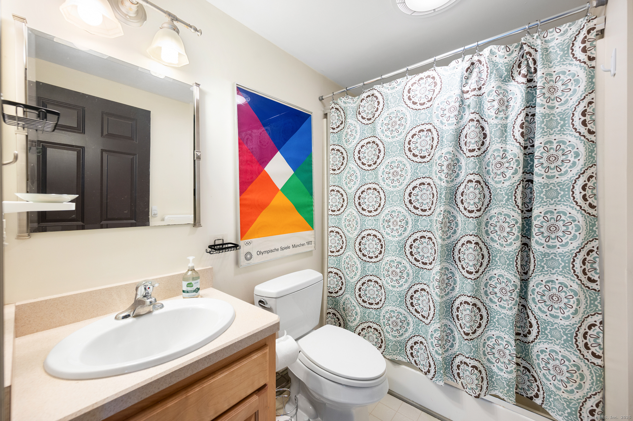 Manchester, Connecticut, 06040, United States, 4 Bedrooms Bedrooms, ,4 BathroomsBathrooms,Residential,For Sale,1988366