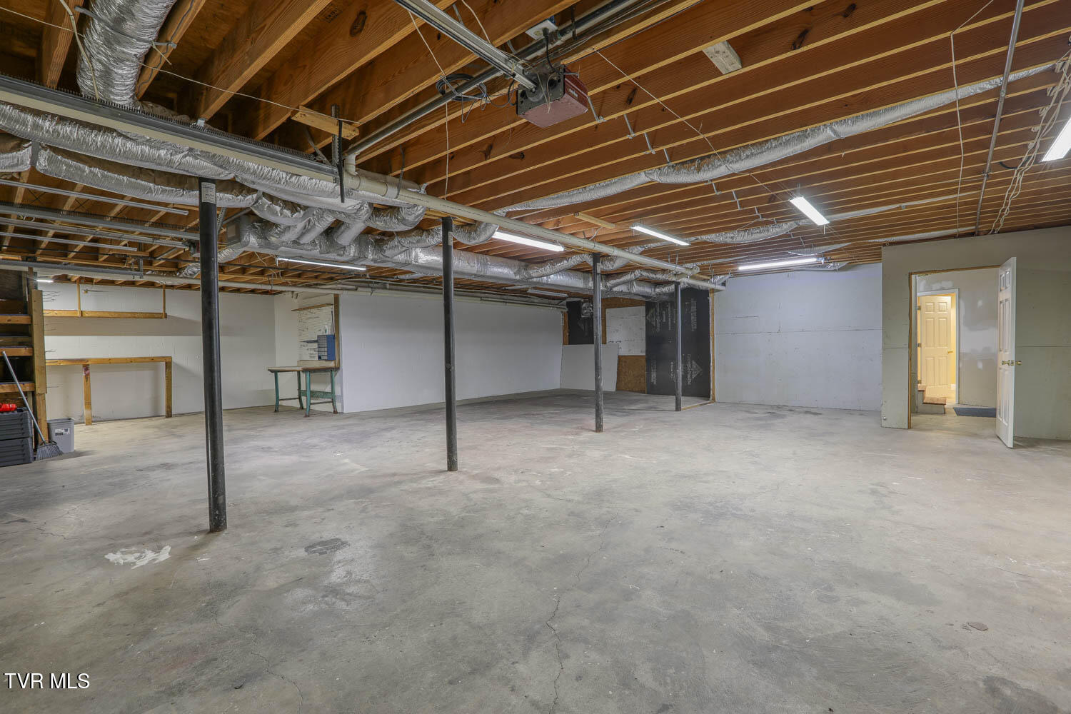 Rogersville, Tennessee, 37857, United States, 4 Bedrooms Bedrooms, ,4 BathroomsBathrooms,Residential,For Sale,1977931