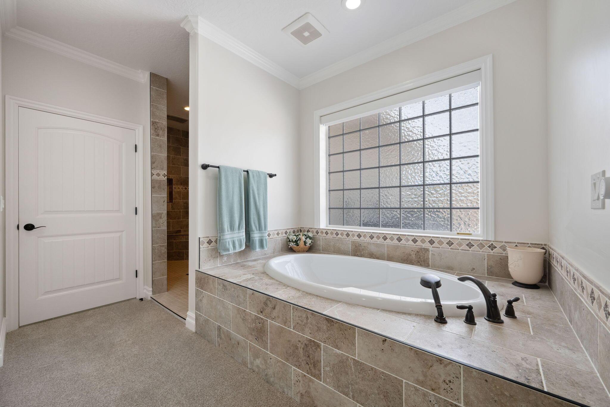 Leeds, Utah, 84746, United States, 5 Bedrooms Bedrooms, ,3 BathroomsBathrooms,Residential,For Sale,1979707