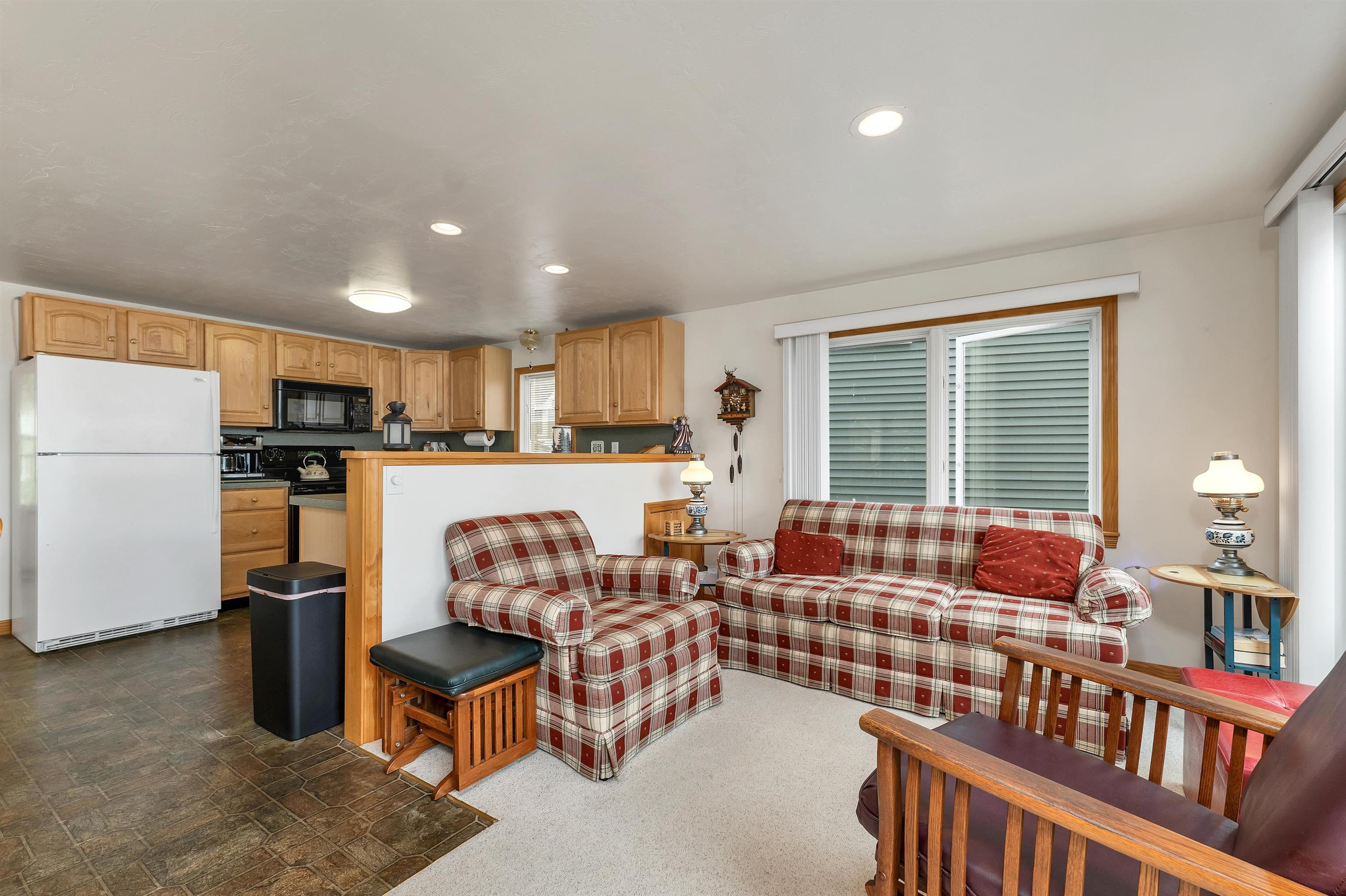 Gilford, New Hampshire, 03249, United States, 2 Bedrooms Bedrooms, ,2 BathroomsBathrooms,Residential,For Sale,1882467