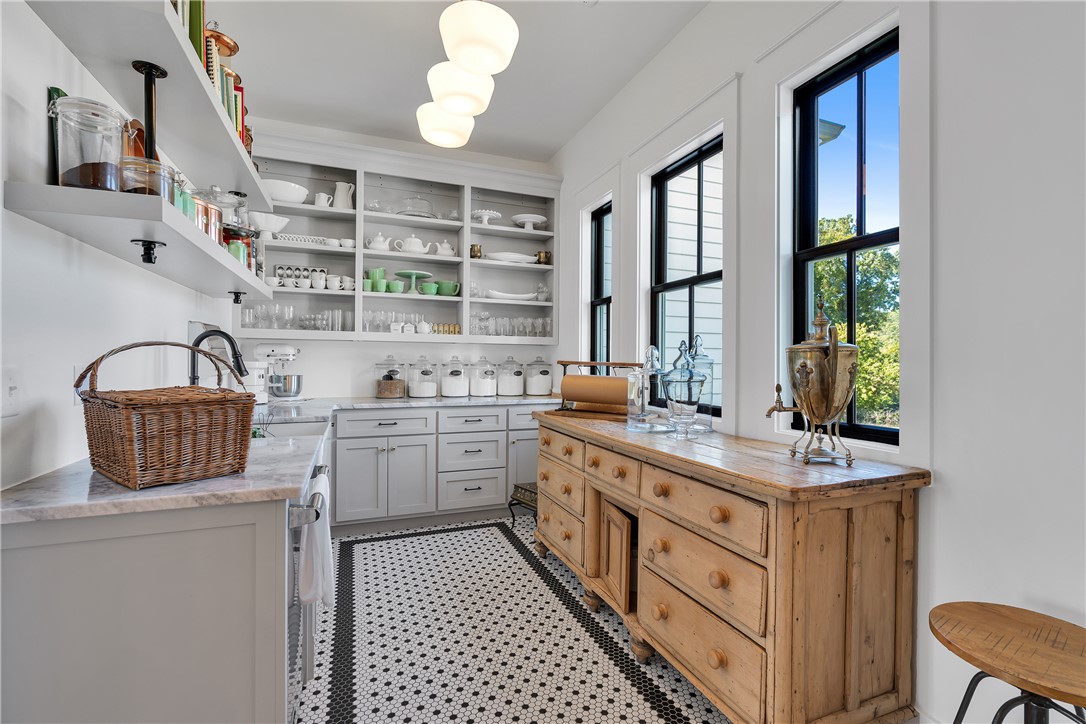 Townville, South Carolina, 29689, United States, 7 Bedrooms Bedrooms, ,7 BathroomsBathrooms,Residential,For Sale,1995643