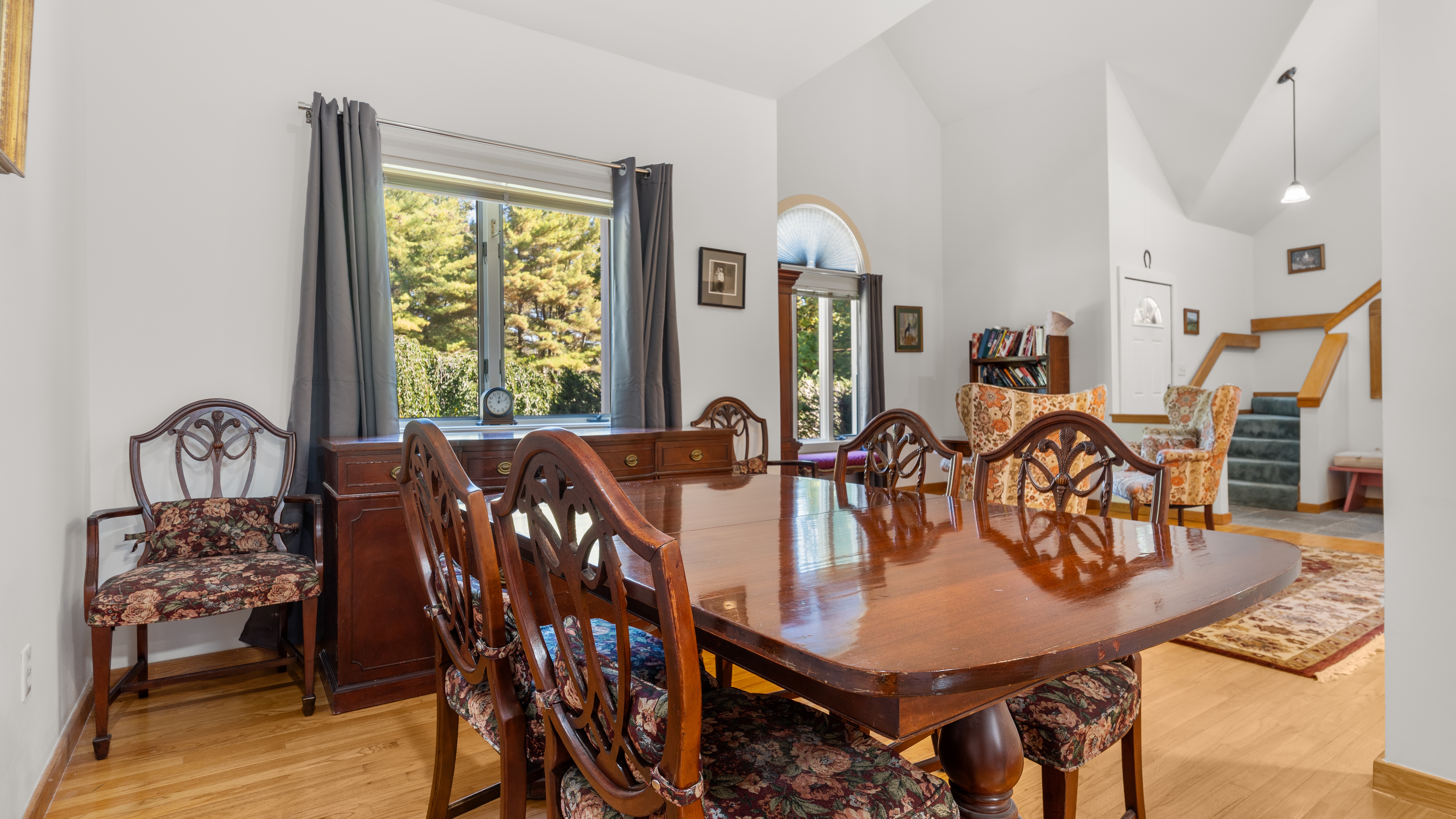  Stunning 2.4-Acre Retreat in Cornwall Estates: Updated & Move-In Ready - 物件實景