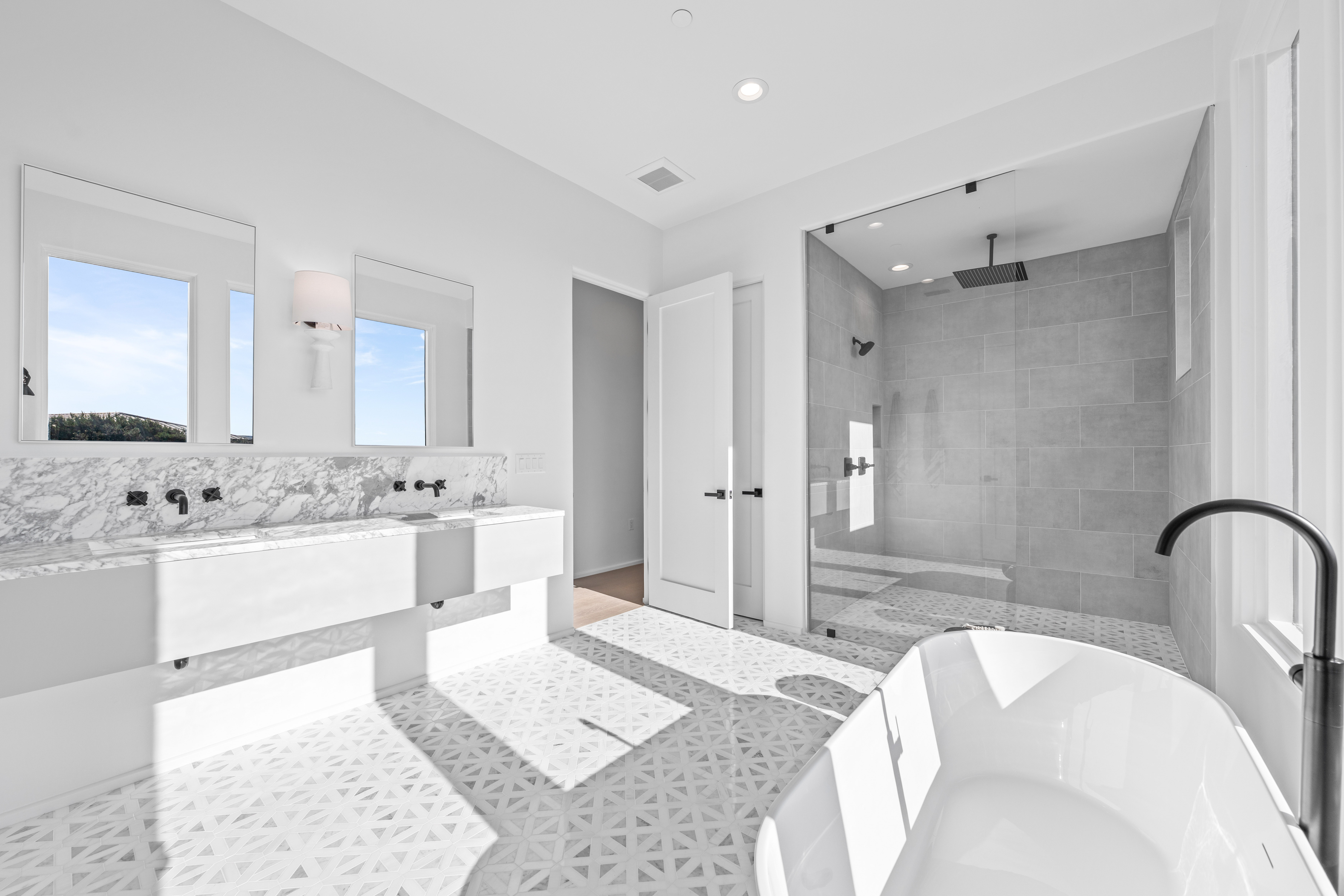 Modern Coastal Elegance with Rooftop Pool & Sweeping Gulf Views - 物件實景