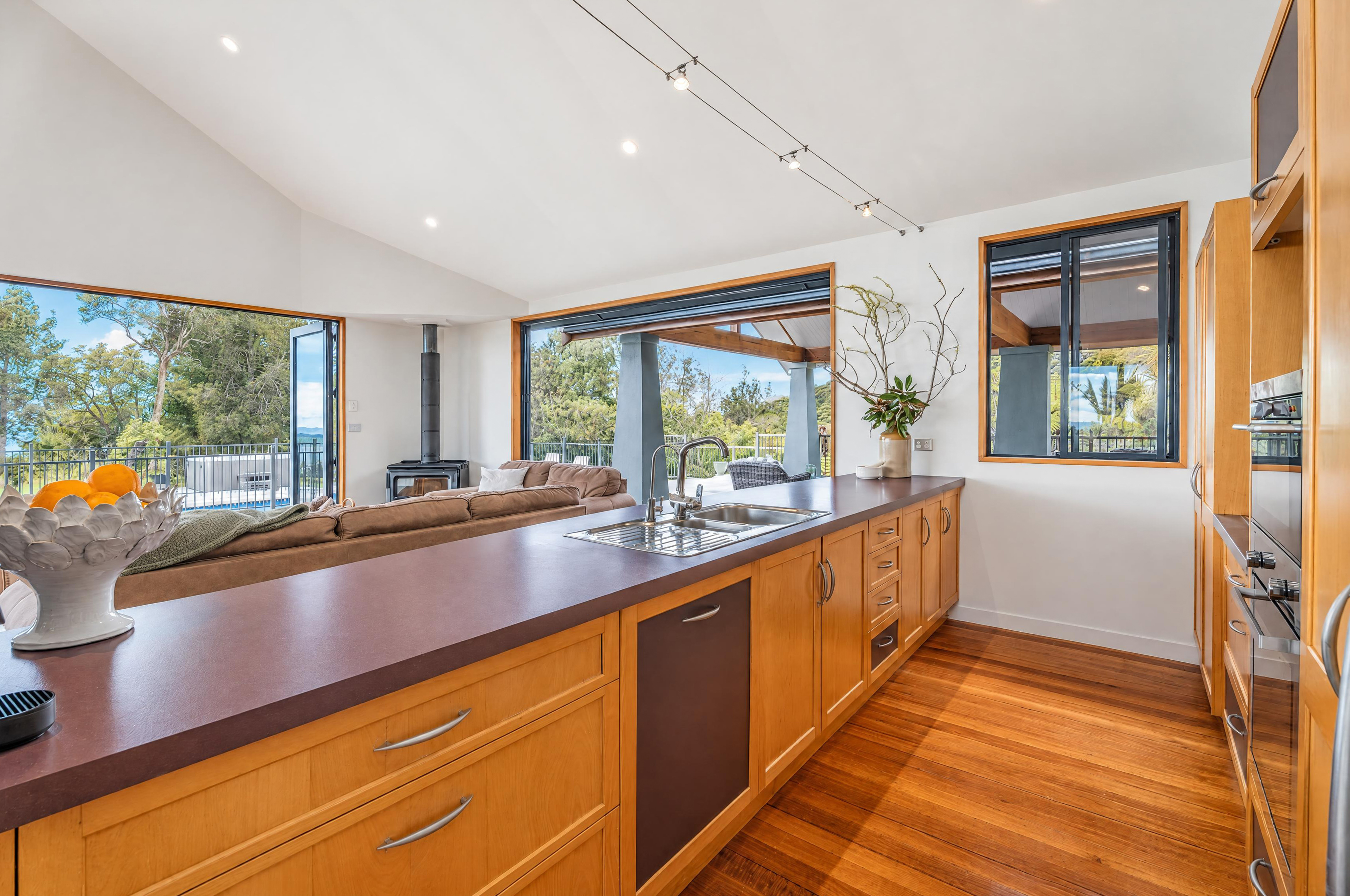  15a Te Papa Road, Kawakawa Bay, Auckland - 物件實景