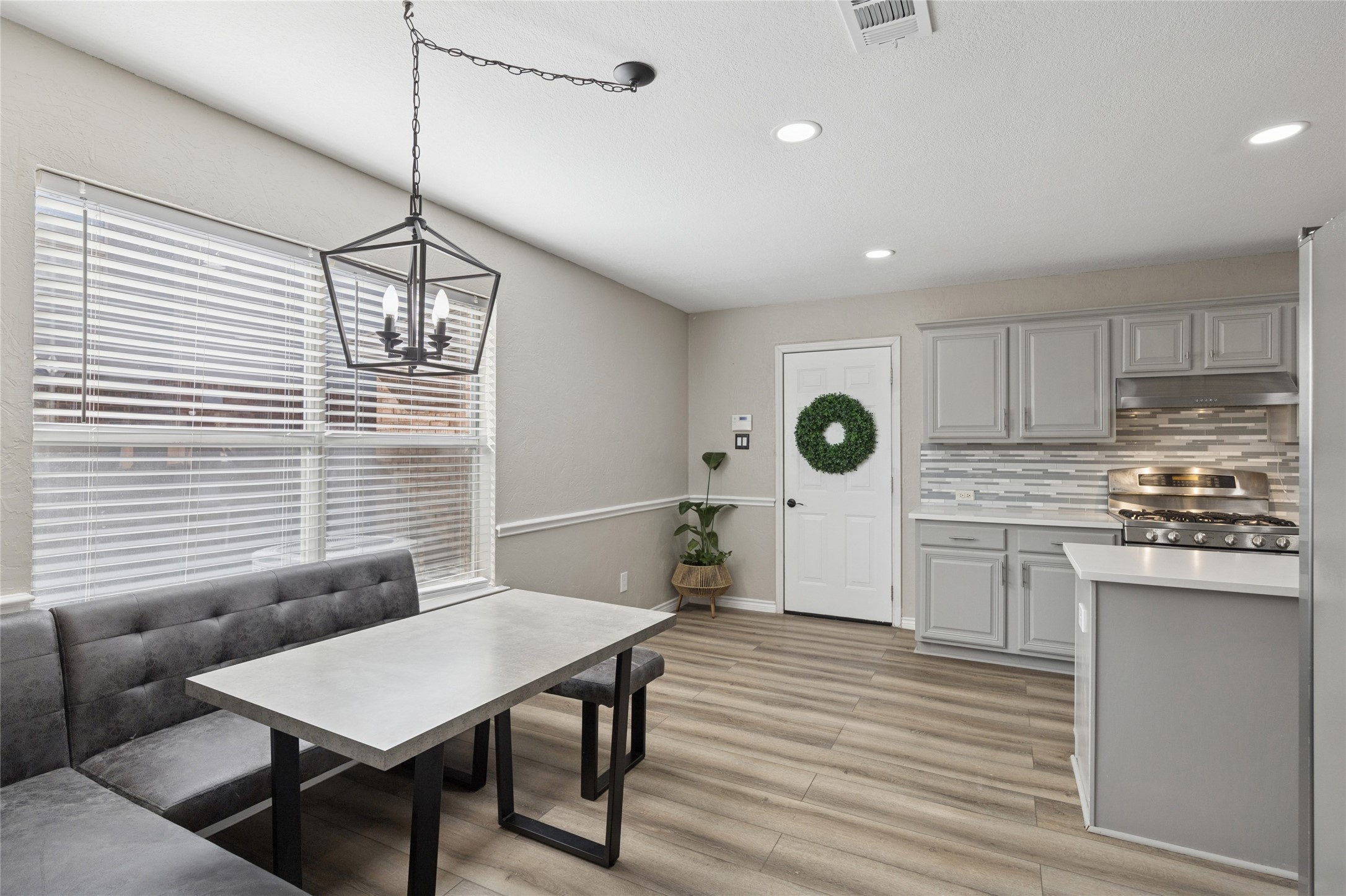 Keller, Texas, 76248, United States, 5 Bedrooms Bedrooms, ,3 BathroomsBathrooms,Residential,For Sale,1988935