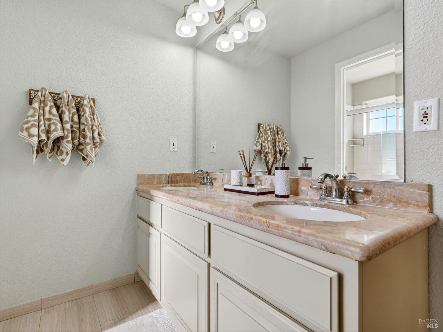 Napa, California, 94558, United States, 4 Bedrooms Bedrooms, ,3 BathroomsBathrooms,Residential,For Sale,1987902