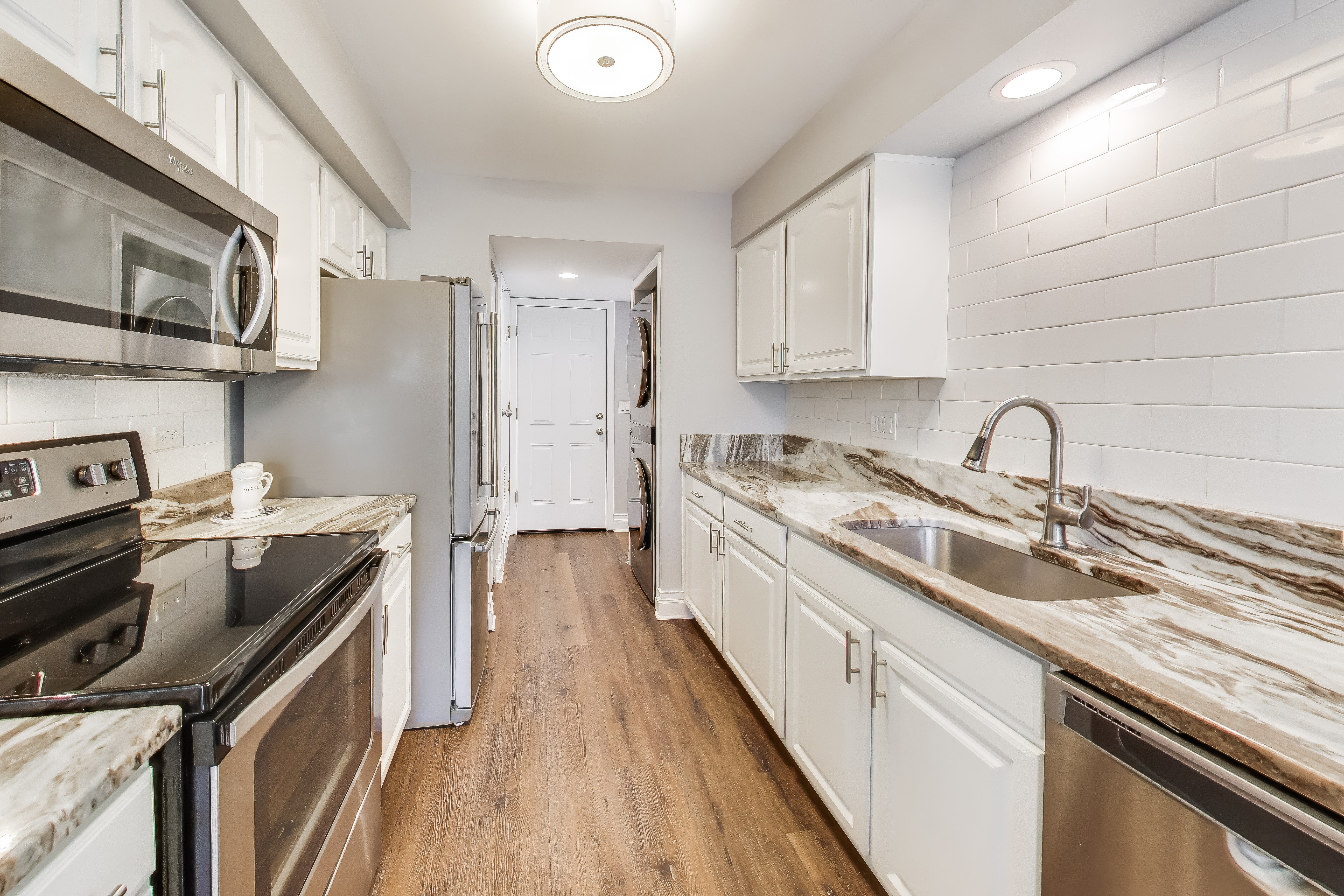  Fully Upgraded Townhome in the Highly Sought after Knollwood Subdivision - 物件實景