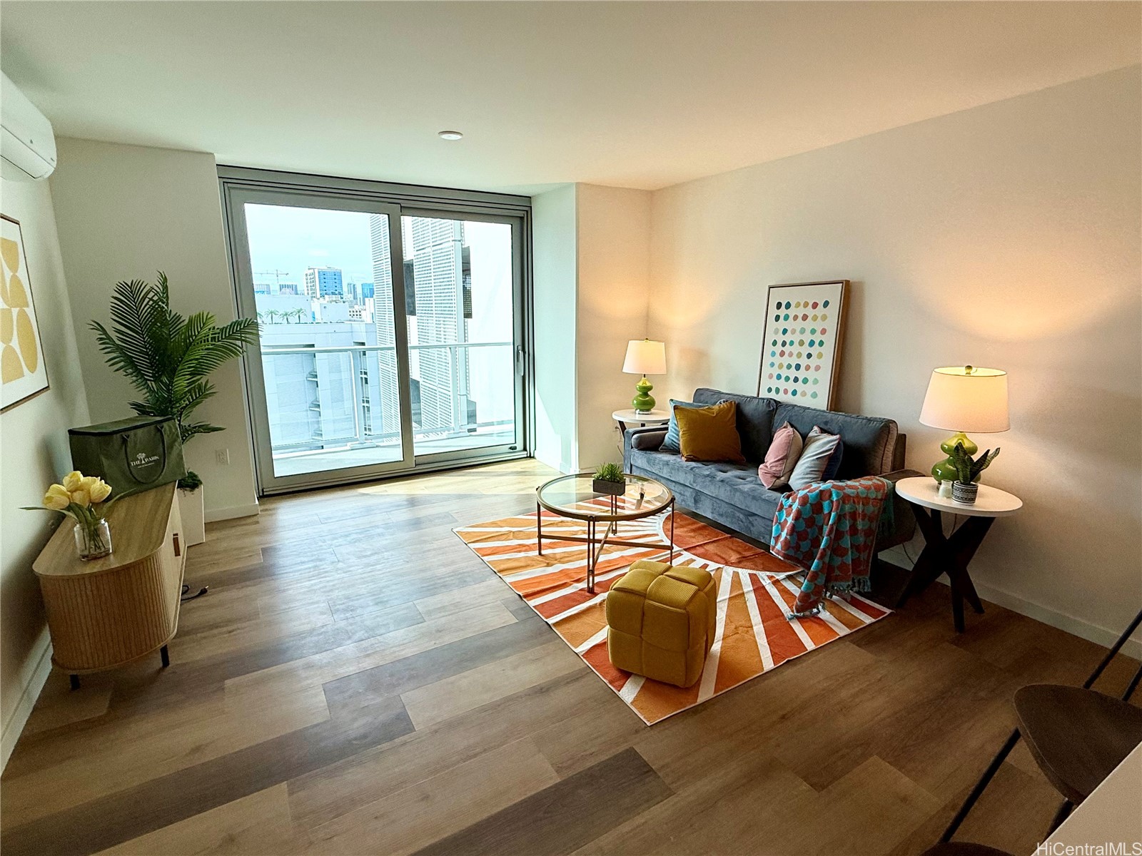 Honolulu, Hawaii, 96814, United States, 2 Bedrooms Bedrooms, ,2 BathroomsBathrooms,Residential,For Sale,1988150