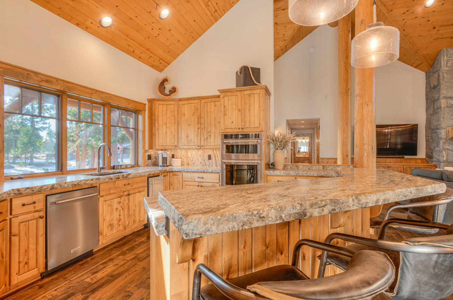 Bend, Oregon, 97707, United States, 4 Bedrooms Bedrooms, ,4 BathroomsBathrooms,Residential,For Sale,2005289