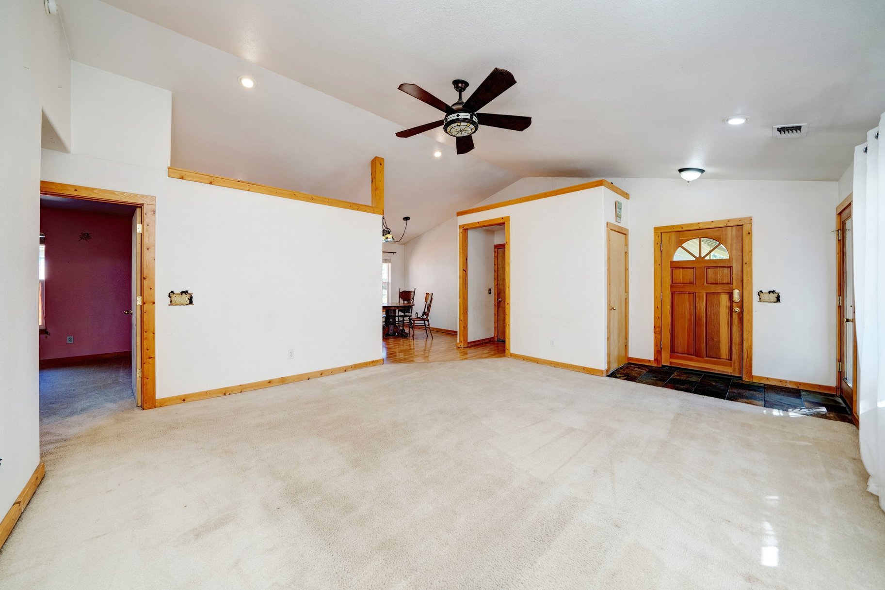  Affordable Home in the Heart of Portola, CA - 物件實景