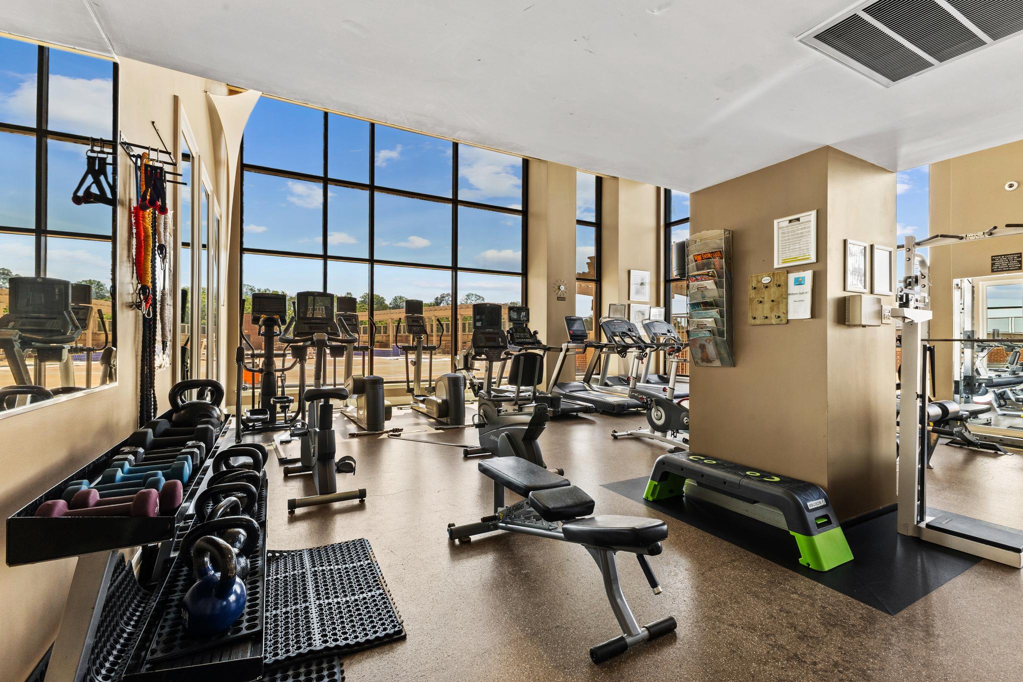  2451 Midtown Avenue, Alexandria, VA, 22303 - 物件實景
