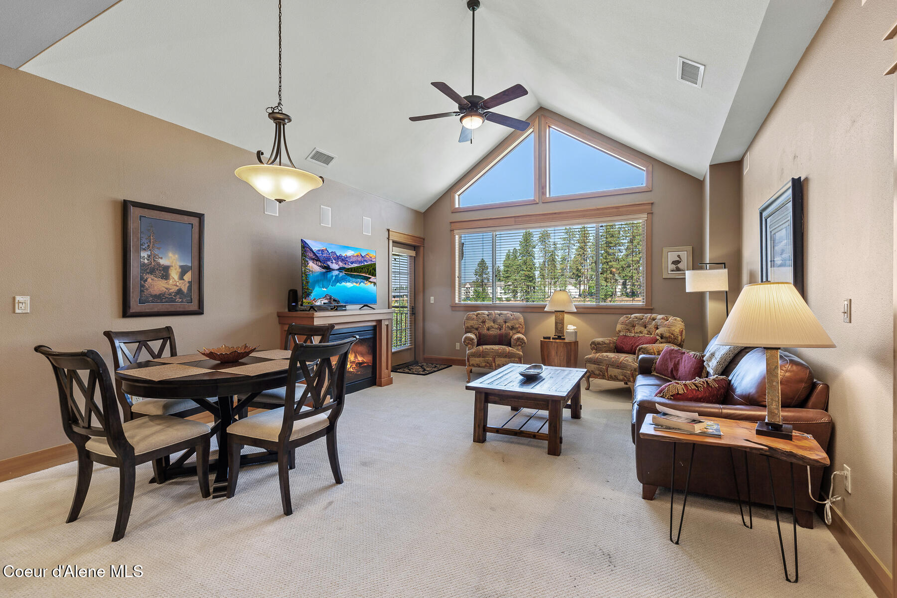 Coeur d'Alene, Idaho, 83814, United States, 2 Bedrooms Bedrooms, ,2 BathroomsBathrooms,Residential,For Sale,1974627