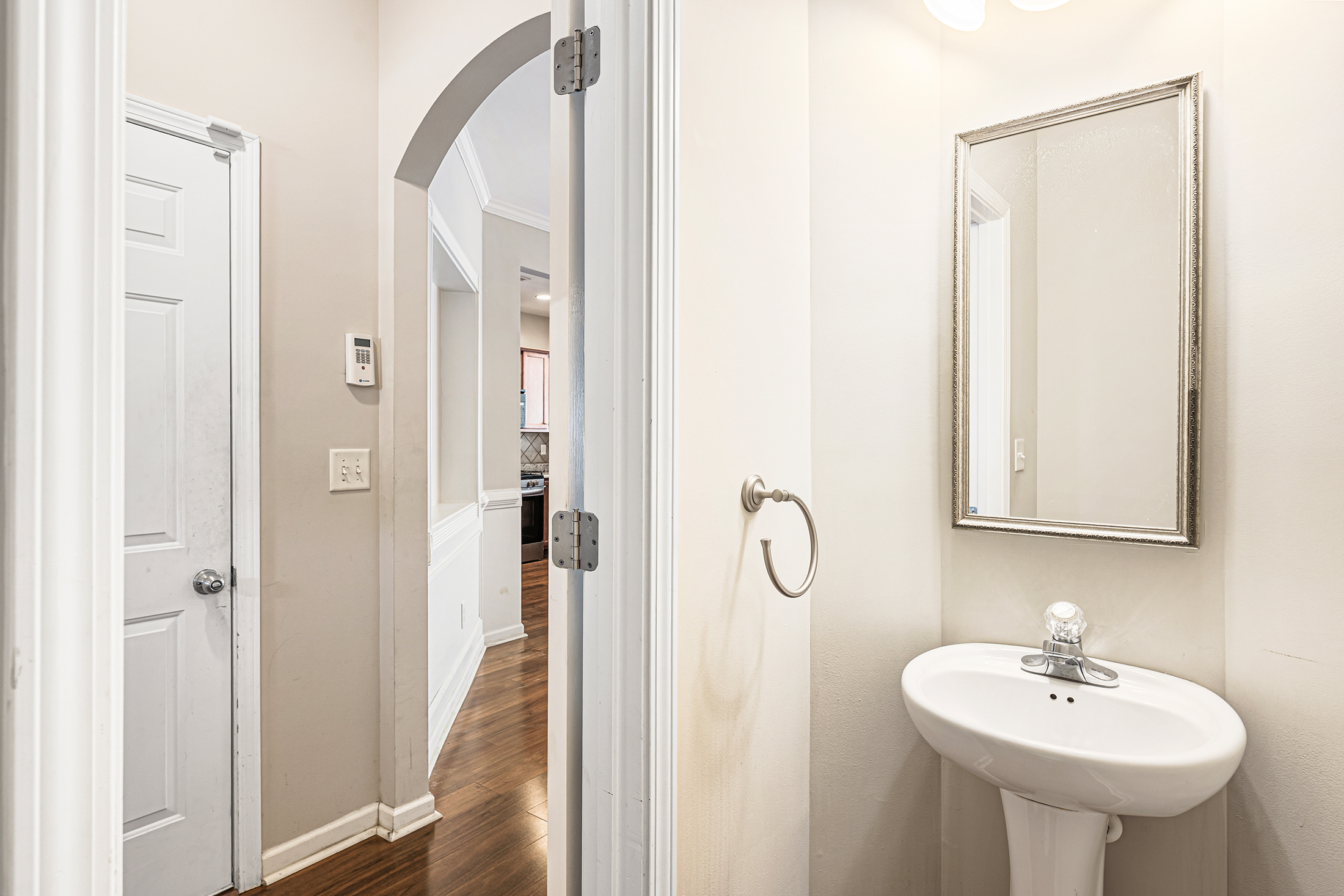  Charming Townhome Offers Low-Maintenance Living with No Rental Restrictions - 物件實景