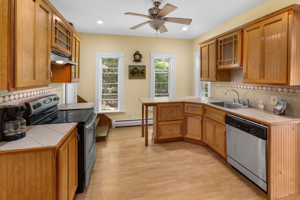 Stamford, New York, 13786, United States, 5 Bedrooms Bedrooms, ,2 BathroomsBathrooms,Residential,For Sale,1925554