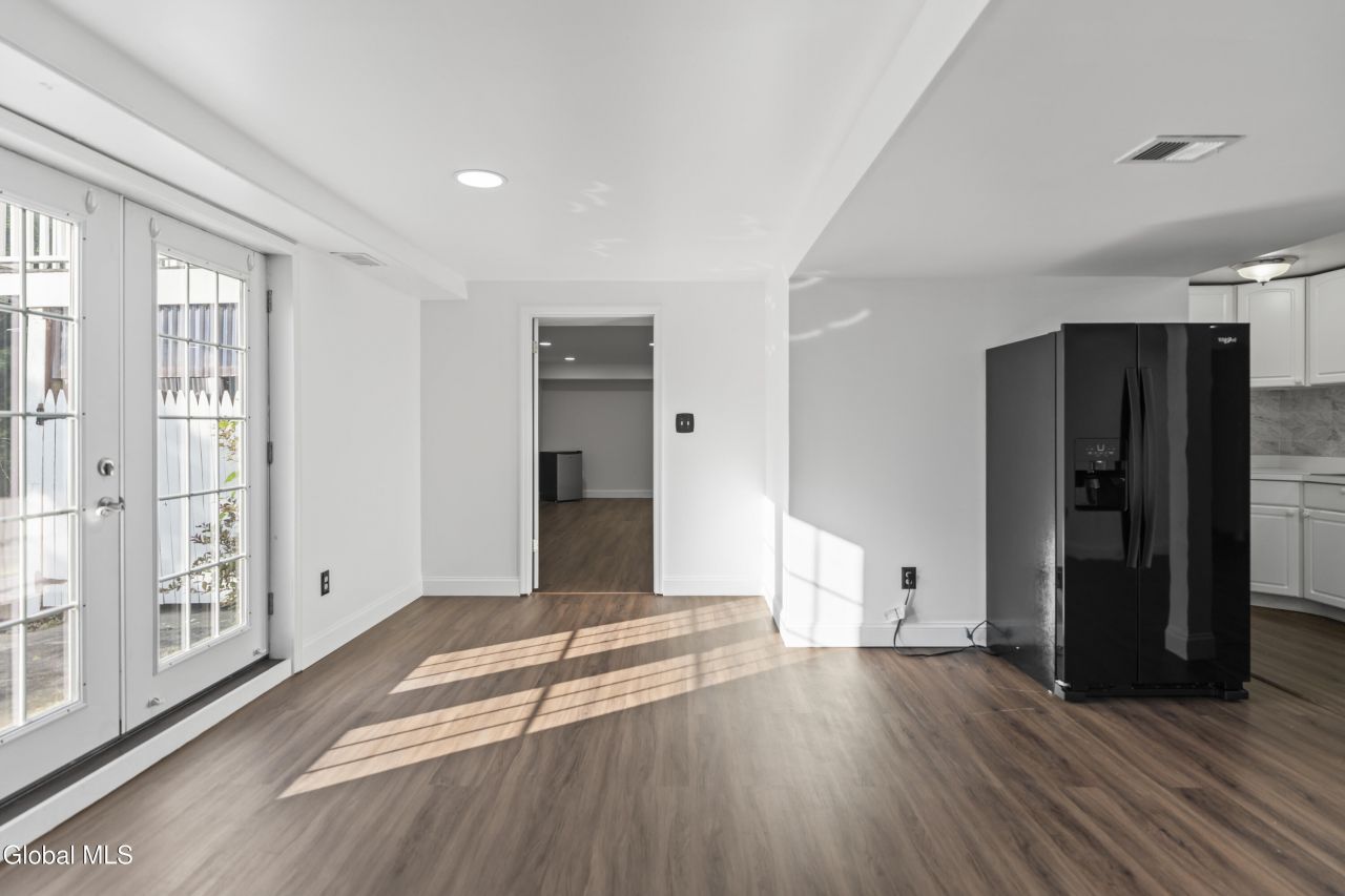 Niskayuna, New York, 12309, United States, 6 Bedrooms Bedrooms, ,4 BathroomsBathrooms,Residential,For Sale,1906999