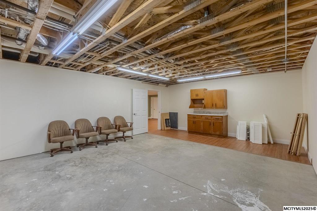 Mason City, Iowa, 50401, United States, 5 Bedrooms Bedrooms, ,4 BathroomsBathrooms,Residential,For Sale,1973709