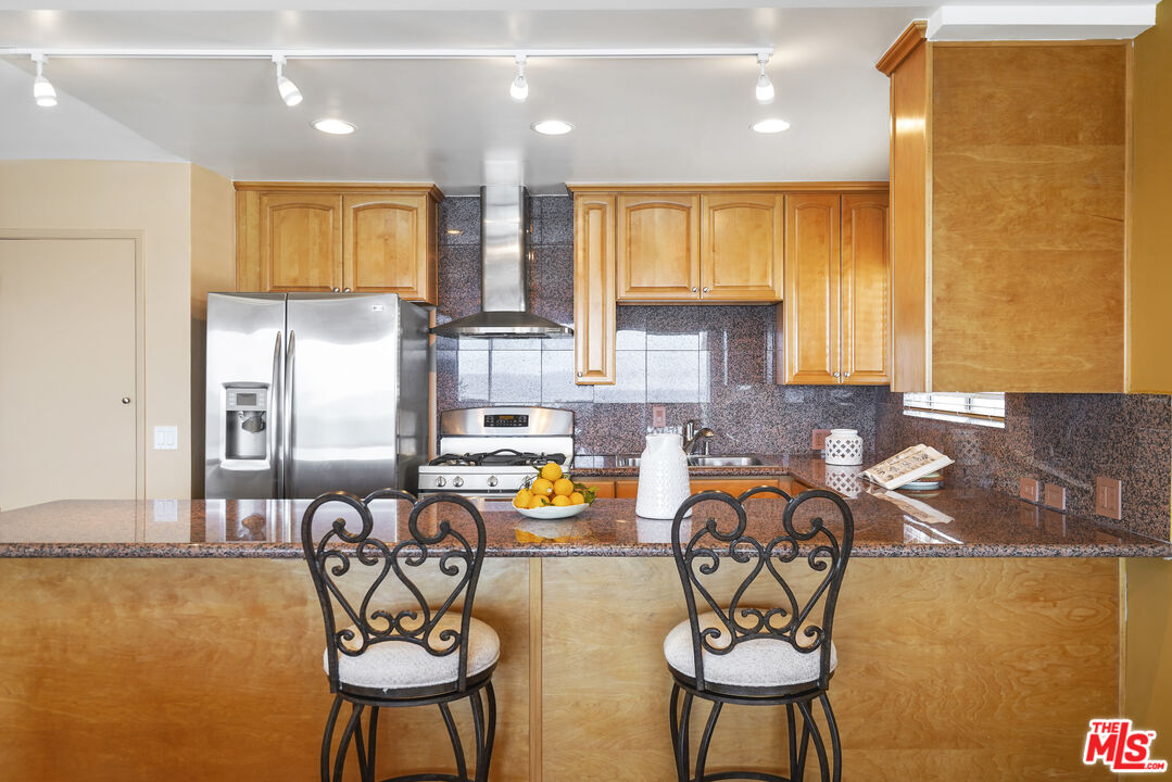 Malibu, California, 90265, United States, 2 Bedrooms Bedrooms, ,2 BathroomsBathrooms,Residential,For Sale,1865571