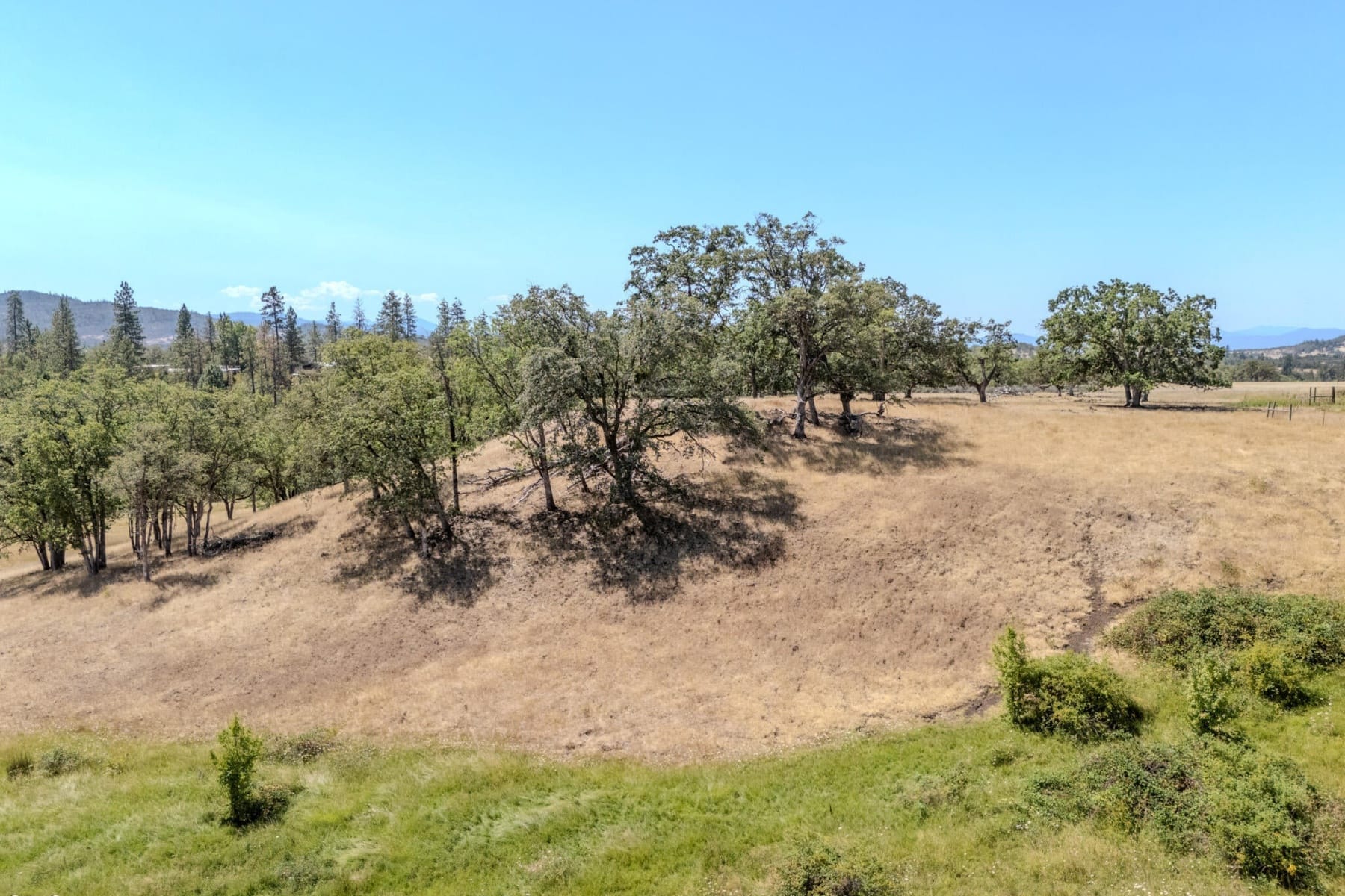  688 Worthington Road Eagle Point, OR 97524 - 物件實景