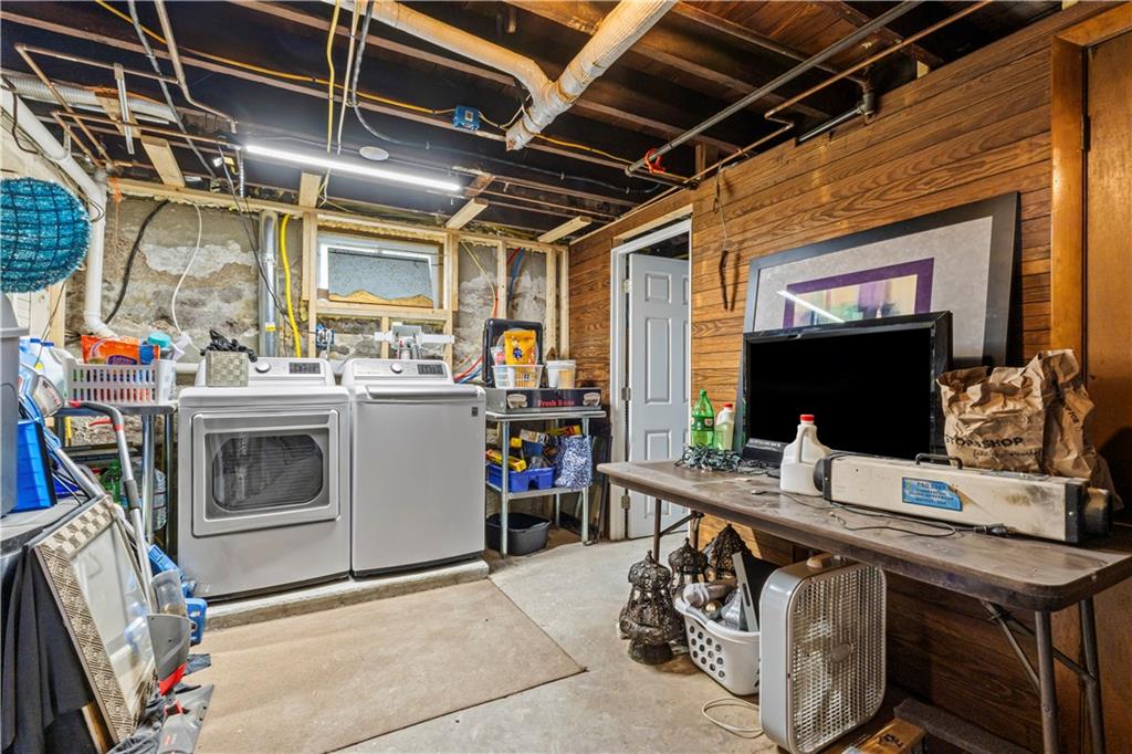 Pawtucket, Rhode Island, 02861, United States, 4 Bedrooms Bedrooms, ,2 BathroomsBathrooms,Residential,For Sale,2006296