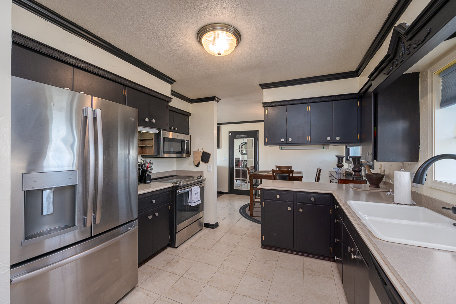 Moses Lake, Washington, 98837, United States, 3 Bedrooms Bedrooms, ,Residential,For Sale,1938109