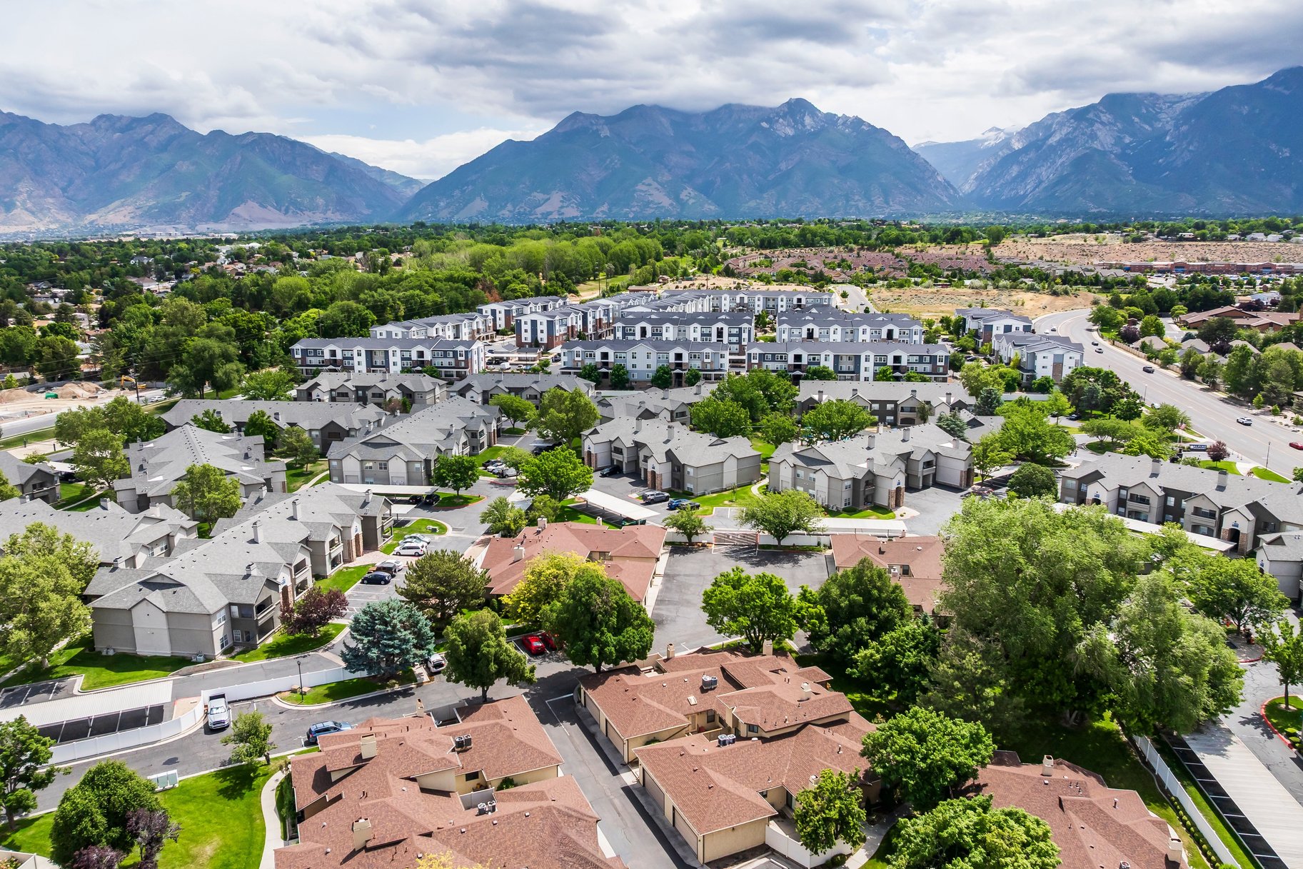  Rarely Available Harvest Lane Rambler Main-Level Living - 物件實景