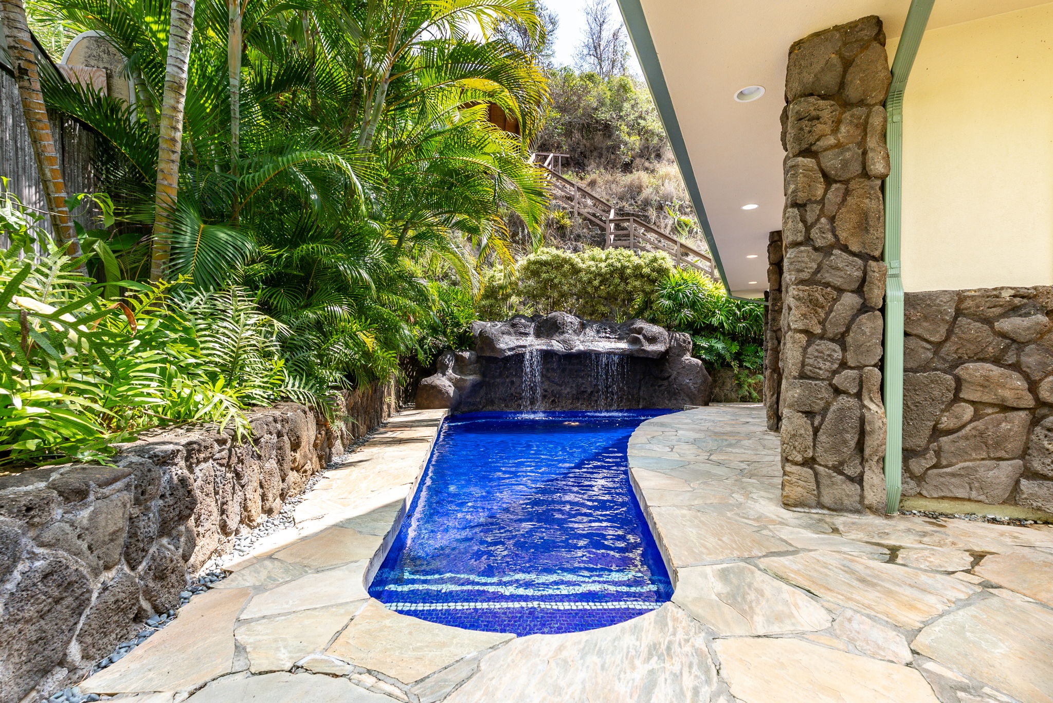 Kailua, Hawaii, 96734, United States, 6 Bedrooms Bedrooms, ,4 BathroomsBathrooms,Residential,For Sale,1981977