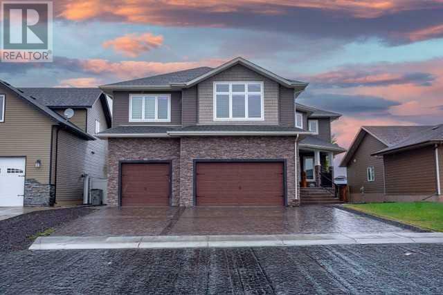 WAINWRIGHT, Alberta, T9W 0A6, CA, 4 Bedrooms Bedrooms, ,5 BathroomsBathrooms,Residential,For Sale,1838525