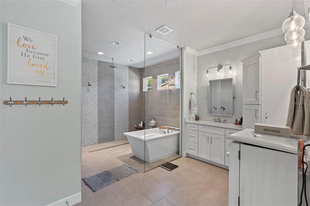 Lake Mary, Florida, 32746, United States, 4 Bedrooms Bedrooms, ,5 BathroomsBathrooms,Residential,For Sale,1998776