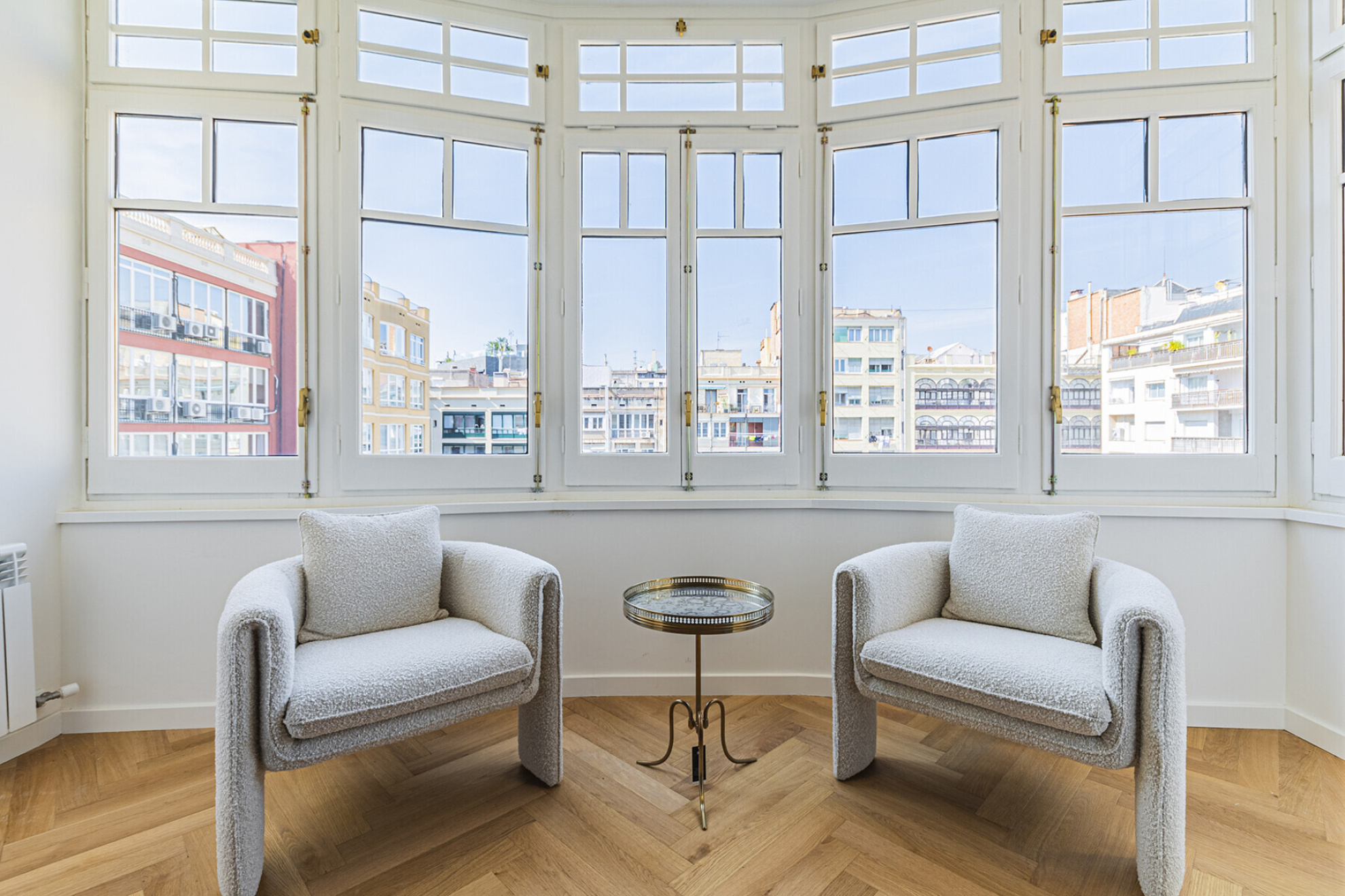  Elegant refurbished apartment of 221 m² in the Quadrat d