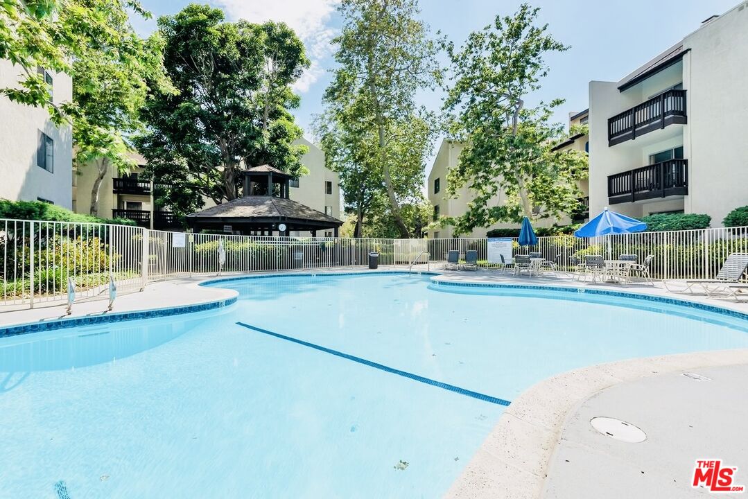 Culver City, California, 90230, United States, 2 Bedrooms Bedrooms, ,2 BathroomsBathrooms,Residential,For Sale,1934689