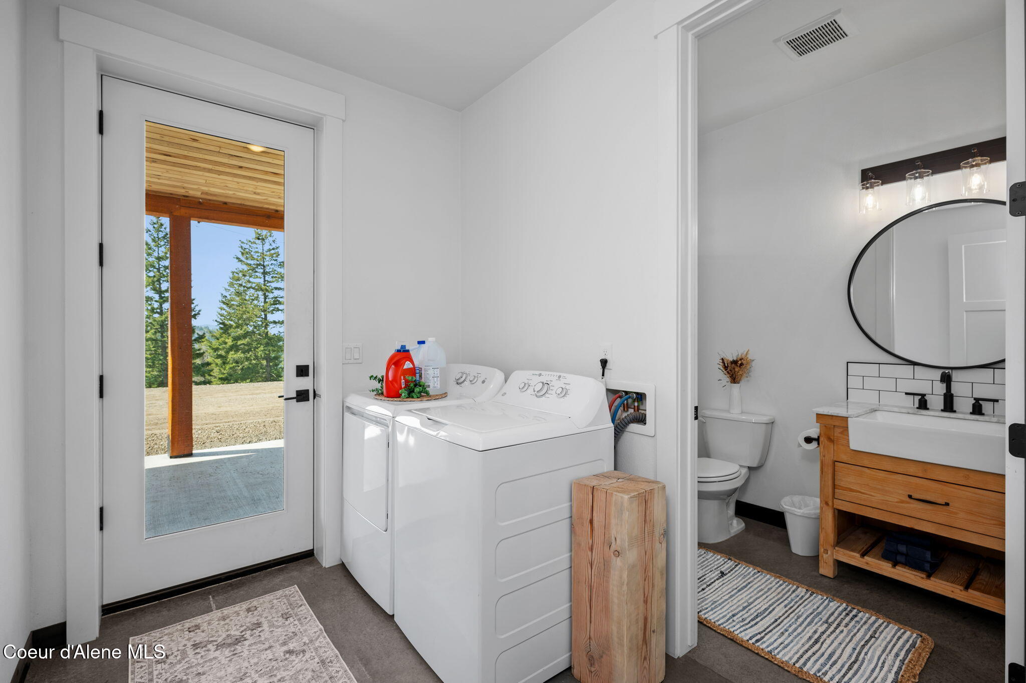 Plummer, Idaho, 83851, United States, 6 Bedrooms Bedrooms, ,4 BathroomsBathrooms,Residential,For Sale,1810592