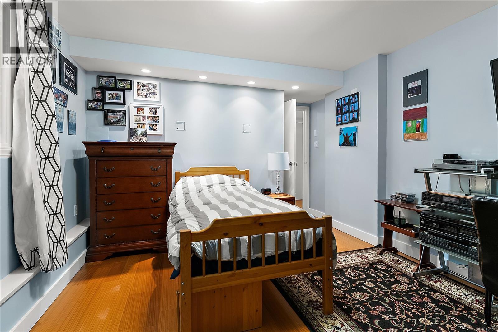 NORTH SAANICH, British Columbia, V8L 5J4, CA, 5 Bedrooms Bedrooms, ,3 BathroomsBathrooms,Residential,For Sale,1949643