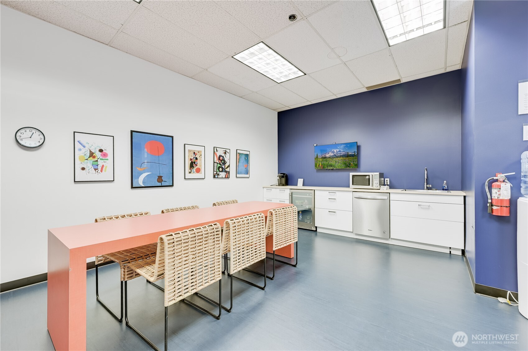 Seattle, Washington, 98101, United States, 2 Bedrooms Bedrooms, ,1 BathroomBathrooms,Residential,For Sale,1827633