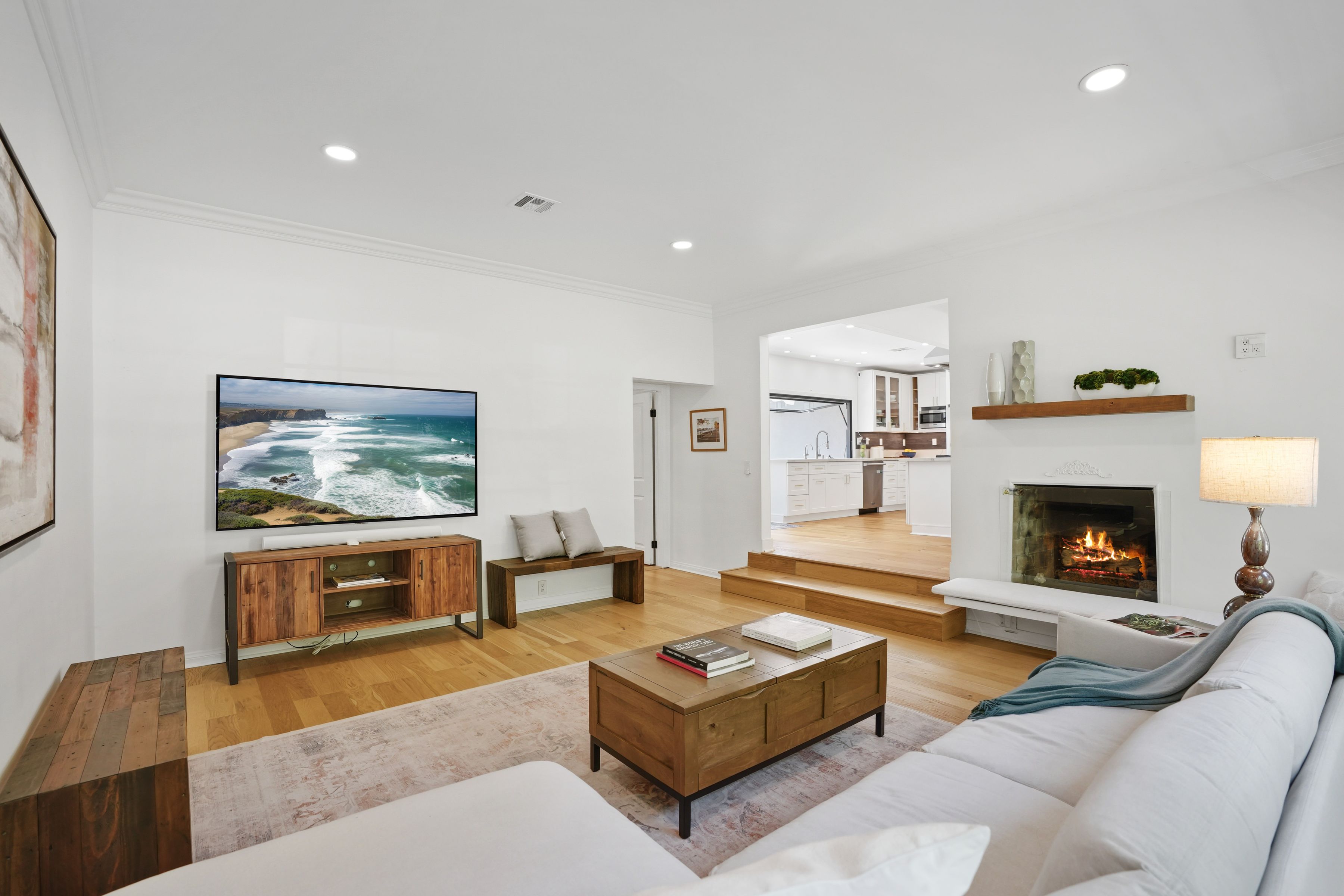  4744 Camellia Avenue - 物件實景