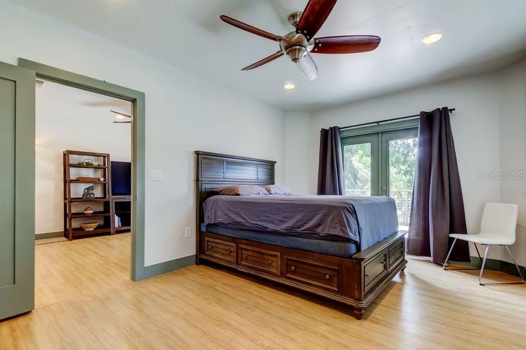St Petersburg, Florida, 33701, United States, 3 Bedrooms Bedrooms, ,4 BathroomsBathrooms,Residential,For Sale,1895671