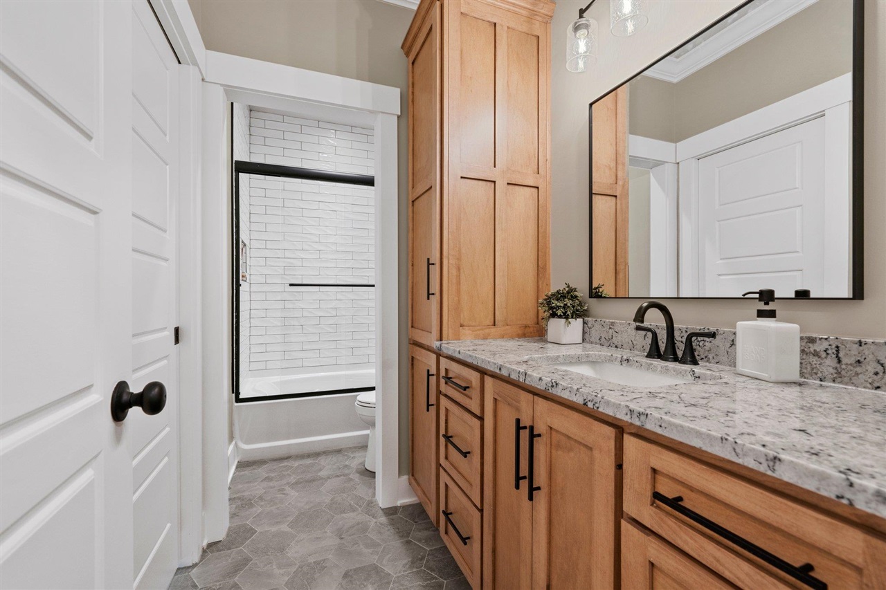 Franklin, Kentucky, 42134, United States, 3 Bedrooms Bedrooms, ,3 BathroomsBathrooms,Residential,For Sale,1988354