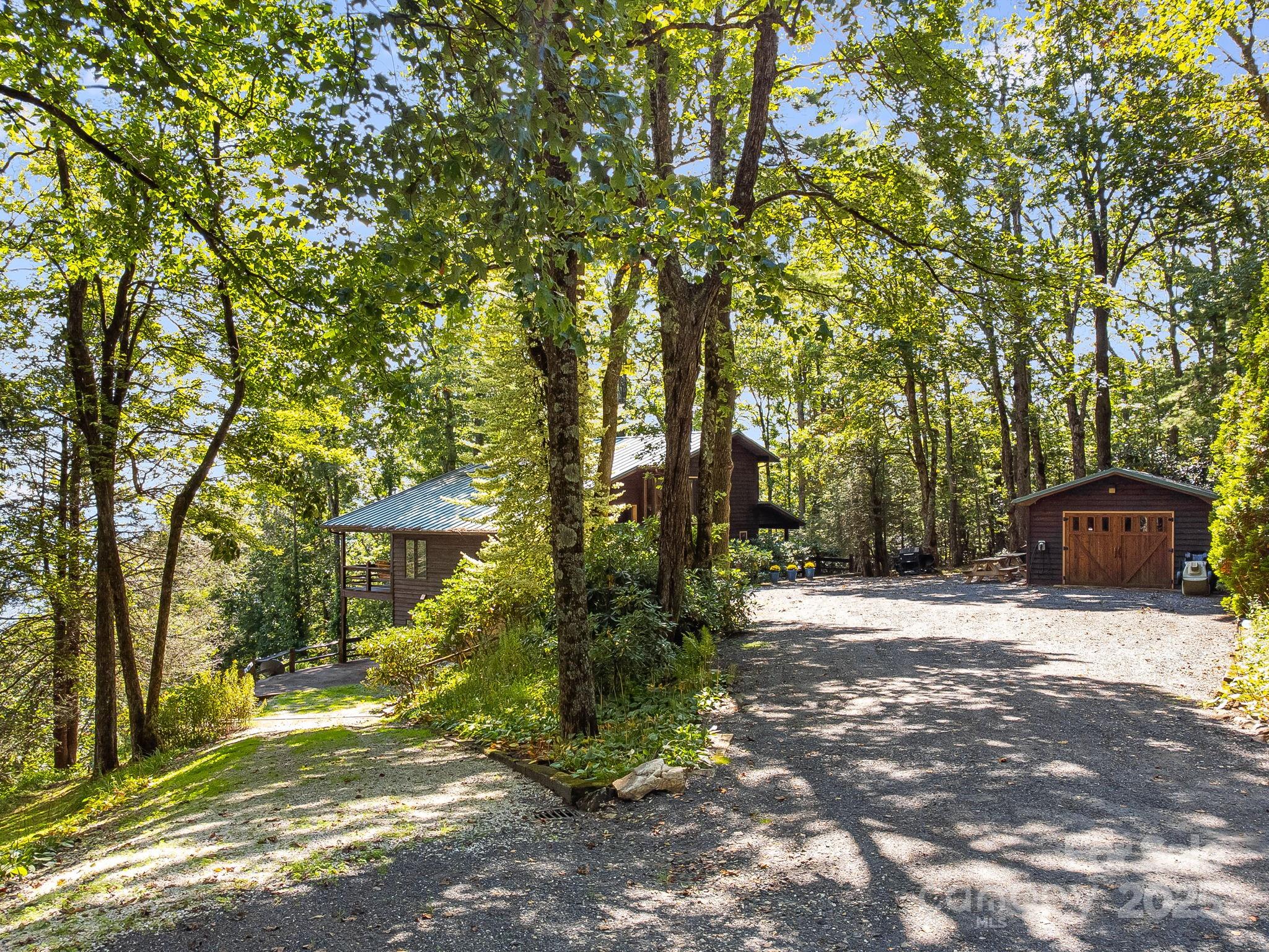 Little Switzerland, North Carolina, 28752, United States, 3 Bedrooms Bedrooms, ,3 BathroomsBathrooms,Residential,For Sale,1949808