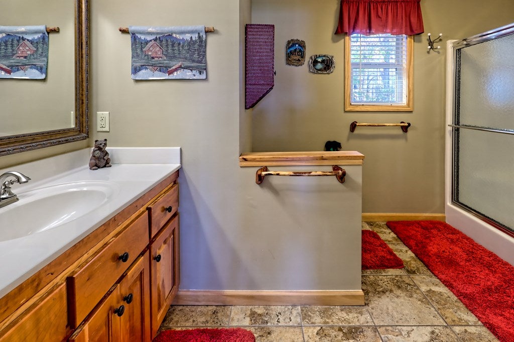 Young Harris, Georgia, 30582, United States, 4 Bedrooms Bedrooms, ,5 BathroomsBathrooms,Residential,For Sale,1987920