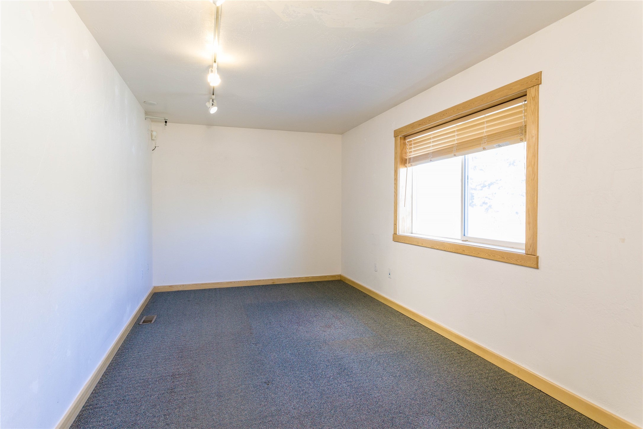Kalispell, Montana, 59901, United States, 3 Bedrooms Bedrooms, ,3 BathroomsBathrooms,Residential,For Sale,1827707