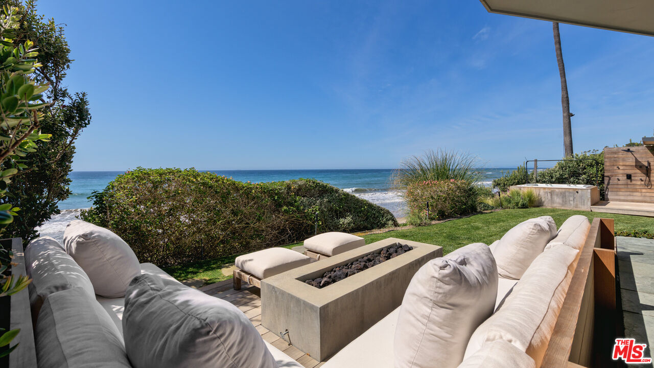 Malibu, California, 90265, United States, 4 Bedrooms Bedrooms, ,5 BathroomsBathrooms,Residential,For Sale,1897741