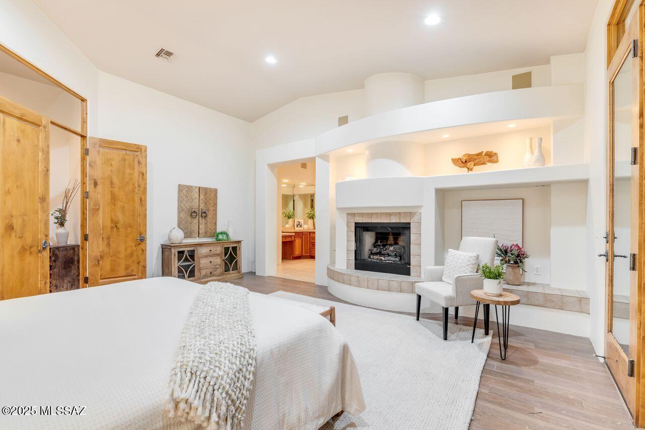 Tucson, Arizona, 85718, United States, 3 Bedrooms Bedrooms, ,4 BathroomsBathrooms,Residential,For Sale,1987862